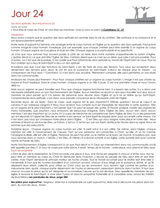 Jour 24
Les dons spirituels : leur importance (2).
Texte de base
« Vous êtes le corps de Christ, et vous êtes ses membres, chacun pour sa part.» 1 Corinthiens 12 : 27
Méditation
Nous avons compris que la question des dons spirituels est centrale dans la vie du chrétien. Elle participe à sa croissance et à
son épanouissement spirituel.
Notre texte d‟aujourd‟hui termine une analogie entre le corps humain et l‟Eglise sur la question des dons spirituels. Paul prend
comme image le corps humain. Il explique, par cet exemple, que chaque chrétien peut être assimilé à un organe du corps
humain. Chaque organe est à sa place et joue son rôle. Chaque organe a sa particularité et sa spécificité.
Je crois que nous sommes trop souvent passés à côté de ce texte dans notre manière d‟appréhender la notion d‟église.
L‟apôtre décrit ici ce que doit être l‟Eglise de Dieu. Certains disent que ce n‟est qu‟un idéal, que cela n‟est pas possible. Pour
d‟autres, ce n‟est que de la poésie. C‟est oublié que Paul rattache les dons spirituels au travail de l‟Esprit Saint en nous. Pour lui,
tout chrétien qui a reçu le Saint-Esprit a reçu un don spirituel.
N‟oublions pas que l‟une des fonctions du Saint-Esprit, c‟est de faire de nous des témoins. Tous ceux qui acceptent Jésus
deviennent des témoins pour Jésus. Ils ont en eux la puissance du Saint-Esprit. Celui-ci les équipe pour la mission. La
comparaison de Paul dans 1 Corinthiens 12 n‟est donc pas anodine. Pleinement comprise, elle peut permettre un vrai réveil
dans nos communautés.
Analysons les choses plus finement : Pour Paul, chaque chrétien est un organe du corps humain. L‟image n‟est pas choisie au
hasard et Paul l‟explique. Dans le corps humain, chaque organe a un rôle à jouer. C‟est une première chose et nous l‟avons
déjà vu.
Mais aucun organe ne peut travailler seul. Pour que chaque organe fonctionne bien, il a besoin des autres. Il y a donc une
nécessaire solidarité pour un bon fonctionnement de l‟Eglise. Aucun membre ne reçoit un don pour travailler tout seul. Aucun
membre ne peut penser qu‟il n‟a besoin de personne pour œuvrer dans l‟Eglise et qu‟il ne se réfère qu‟au Saint-Esprit.
Comprendre les dons spirituels, c‟est donc aussi prendre conscience de la nécessaire unité de l‟Eglise.
Seconde leçon de ce texte : Dans le corps, quel organe est le plus important ? Difficile question ! Est-ce le cœur ? Le
cerveau ? Les vaisseaux sanguins ? Nous nous rendons tous compte qu‟il est impossible de répondre à cette question. Dire
qu‟un organe est le plus important, c‟est penser que l‟on peut se passer des autres. Et Paul le souligne, il parle des organes les
moins honorables, que pourtant, nous entourons de beaucoup d‟égards. Dans l‟Eglise de Dieu, aucun don, donc aucun
membre n‟est plus important qu‟un autre. Il n‟y a pas de hiérarchie de compétences dans l‟Eglise de Dieu. Il y a des personnes
qui ont répondu à l‟appel de Dieu de se mettre à son service. Le Saint-Esprit les équipe donc pour accomplir cette mission. Ce
n‟est donc pas nous qui choisissons notre place dans l‟Eglise. C‟est Dieu qui nous assigne notre place et notre rôle. Nous
sommes d‟abord au service de Dieu. Le Patron, c‟est Lui. C‟est lui qui, par son Esprit, distribue les tâches dans sa vigne. Nous ne
sommes que des exécutants.
Troisième leçon : Chaque organe du corps humain est utile. Si petit soit-il, il a son utilité. De même, dans l‟Eglise, chaque
membre est utile à l‟avancement de l‟œuvre. Tant qu‟une personne est connectée à Christ, qu‟elle vit sa foi comme
l‟enseigne la Bible, elle est utile à l‟Eglise. Personne ne peut l‟écarter, ou le mettre sur le banc de touche. N‟oublions pas que
nous sommes dans un match. L‟arbitre, c‟est Dieu. Et même s‟il a donné autorité à son Eglise, cette autorité doit avoir comme
norme, la Parole de Dieu.
Notre fonctionnement d‟église correspond-il à ce que Paul décrit ici ? Ceux qui interviennent dans nos communautés ont-ils
été appelés par Dieu ? Si vous ne voyez pas votre place, il serait temps de la trouver : votre place vous attend et Dieu aussi.
Esprit de prophétie
« Dans le plan de la rédemption, le Christ accorde une place à tous. Une tâche est assignée à chacun d‟entre nous. Nul ne
peut être un membre du corps du Christ et demeurer dans l‟inaction. L‟œuvre du peuple de Dieu peut être et doit être
variée, mais l‟Esprit demeure le principe moteur de toutes choses. Tout le travail accompli pour le Maître doit être relié à
l‟ensemble. Il faut que les ouvriers travaillent d‟un commun accord, chacun d‟eux dirigé par la puissance divine, et qu‟ils
déploient leurs efforts collectifs pour attirer au Christ ceux qui les entourent. Tous doivent agir comme les parties d‟un
mécanisme bien ajusté, chaque partie dépendant de l‟autre et demeurant cependant distincte dans l‟action. Il faut que
chacun occupe la place qui lui est désignée et accomplisse l‟œuvre qui lui est dévolue. Dieu appelle les membres de son
église à recevoir le Saint-Esprit, à vivre dans l‟union et dans la sympathie fraternelle et à considérer avec amour les intérêts
de leurs frères.» Les paraboles de Jésus, page 284
Ma prière pour aujourd’hui : Seigneur, aide-moi à comprendre ce sujet aujourd‟hui. Aide-moi à découvrir ma place dans ton
plan. Au nom de Jésus. Amen.
 
