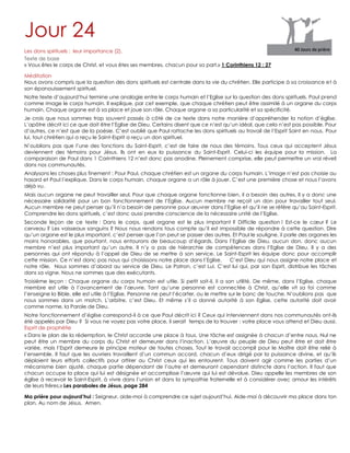 Jour 24
Les dons spirituels : leur importance (2).
Texte de base
« Vous êtes le corps de Christ, et vous êtes ses membres, chacun pour sa part.» 1 Corinthiens 12 : 27
Méditation
Nous avons compris que la question des dons spirituels est centrale dans la vie du chrétien. Elle participe à sa croissance et à
son épanouissement spirituel.
Notre texte d‟aujourd‟hui termine une analogie entre le corps humain et l‟Eglise sur la question des dons spirituels. Paul prend
comme image le corps humain. Il explique, par cet exemple, que chaque chrétien peut être assimilé à un organe du corps
humain. Chaque organe est à sa place et joue son rôle. Chaque organe a sa particularité et sa spécificité.
Je crois que nous sommes trop souvent passés à côté de ce texte dans notre manière d‟appréhender la notion d‟église.
L‟apôtre décrit ici ce que doit être l‟Eglise de Dieu. Certains disent que ce n‟est qu‟un idéal, que cela n‟est pas possible. Pour
d‟autres, ce n‟est que de la poésie. C‟est oublié que Paul rattache les dons spirituels au travail de l‟Esprit Saint en nous. Pour
lui, tout chrétien qui a reçu le Saint-Esprit a reçu un don spirituel.
N‟oublions pas que l‟une des fonctions du Saint-Esprit, c‟est de faire de nous des témoins. Tous ceux qui acceptent Jésus
deviennent des témoins pour Jésus. Ils ont en eux la puissance du Saint-Esprit. Celui-ci les équipe pour la mission. La
comparaison de Paul dans 1 Corinthiens 12 n‟est donc pas anodine. Pleinement comprise, elle peut permettre un vrai réveil
dans nos communautés.
Analysons les choses plus finement : Pour Paul, chaque chrétien est un organe du corps humain. L‟image n‟est pas choisie au
hasard et Paul l‟explique. Dans le corps humain, chaque organe a un rôle à jouer. C‟est une première chose et nous l‟avons
déjà vu.
Mais aucun organe ne peut travailler seul. Pour que chaque organe fonctionne bien, il a besoin des autres. Il y a donc une
nécessaire solidarité pour un bon fonctionnement de l‟Eglise. Aucun membre ne reçoit un don pour travailler tout seul.
Aucun membre ne peut penser qu‟il n‟a besoin de personne pour œuvrer dans l‟Eglise et qu‟il ne se réfère qu‟au Saint-Esprit.
Comprendre les dons spirituels, c‟est donc aussi prendre conscience de la nécessaire unité de l‟Eglise.
Seconde leçon de ce texte : Dans le corps, quel organe est le plus important ? Difficile question ! Est-ce le cœur ? Le
cerveau ? Les vaisseaux sanguins ? Nous nous rendons tous compte qu‟il est impossible de répondre à cette question. Dire
qu‟un organe est le plus important, c‟est penser que l‟on peut se passer des autres. Et Paul le souligne, il parle des organes les
moins honorables, que pourtant, nous entourons de beaucoup d‟égards. Dans l‟Eglise de Dieu, aucun don, donc aucun
membre n‟est plus important qu‟un autre. Il n‟y a pas de hiérarchie de compétences dans l‟Eglise de Dieu. Il y a des
personnes qui ont répondu à l‟appel de Dieu de se mettre à son service. Le Saint-Esprit les équipe donc pour accomplir
cette mission. Ce n‟est donc pas nous qui choisissons notre place dans l‟Eglise. C‟est Dieu qui nous assigne notre place et
notre rôle. Nous sommes d‟abord au service de Dieu. Le Patron, c‟est Lui. C‟est lui qui, par son Esprit, distribue les tâches
dans sa vigne. Nous ne sommes que des exécutants.
Troisième leçon : Chaque organe du corps humain est utile. Si petit soit-il, il a son utilité. De même, dans l‟Eglise, chaque
membre est utile à l‟avancement de l‟œuvre. Tant qu‟une personne est connectée à Christ, qu‟elle vit sa foi comme
l‟enseigne la Bible, elle est utile à l‟Eglise. Personne ne peut l‟écarter, ou le mettre sur le banc de touche. N‟oublions pas que
nous sommes dans un match. L‟arbitre, c‟est Dieu. Et même s‟il a donné autorité à son Eglise, cette autorité doit avoir
comme norme, la Parole de Dieu.
Notre fonctionnement d‟église correspond-il à ce que Paul décrit ici ? Ceux qui interviennent dans nos communautés ont-ils
été appelés par Dieu ? Si vous ne voyez pas votre place, il serait temps de la trouver : votre place vous attend et Dieu aussi.
Esprit de prophétie
« Dans le plan de la rédemption, le Christ accorde une place à tous. Une tâche est assignée à chacun d‟entre nous. Nul ne
peut être un membre du corps du Christ et demeurer dans l‟inaction. L‟œuvre du peuple de Dieu peut être et doit être
variée, mais l‟Esprit demeure le principe moteur de toutes choses. Tout le travail accompli pour le Maître doit être relié à
l‟ensemble. Il faut que les ouvriers travaillent d‟un commun accord, chacun d‟eux dirigé par la puissance divine, et qu‟ils
déploient leurs efforts collectifs pour attirer au Christ ceux qui les entourent. Tous doivent agir comme les parties d‟un
mécanisme bien ajusté, chaque partie dépendant de l‟autre et demeurant cependant distincte dans l‟action. Il faut que
chacun occupe la place qui lui est désignée et accomplisse l‟œuvre qui lui est dévolue. Dieu appelle les membres de son
église à recevoir le Saint-Esprit, à vivre dans l‟union et dans la sympathie fraternelle et à considérer avec amour les intérêts
de leurs frères.» Les paraboles de Jésus, page 284
Ma prière pour aujourd’hui : Seigneur, aide-moi à comprendre ce sujet aujourd‟hui. Aide-moi à découvrir ma place dans ton
plan. Au nom de Jésus. Amen.
 