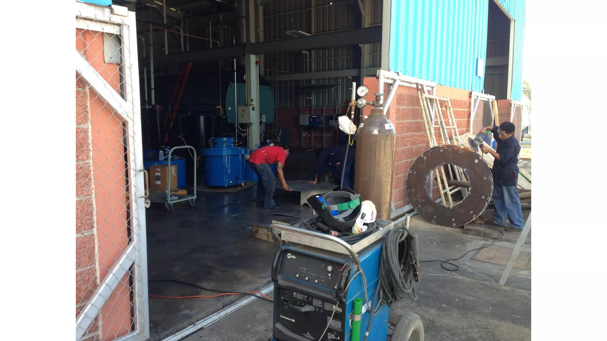 Quemado ST Johnson Instalacion 1000 HP CB High Pressure Boiler Retrofit Petenatti