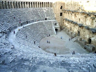 TEATRO ROMANO DE 
ANTALYA - TURQUIA 
TEATROS BASEADOS NOS TEATROS GREGOS 
 