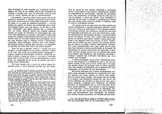 ...:-
.
,
! '
127
(29) Urna boa cescrrcsc do sistema de enfennarias pode ser encon-
trada em IVAN BELXNAP, Human Problems 01 a StaJe Mental Hospittd,
New York. McGraw-HilI, 1956. cap. IX, principalmente p. 164.
jado de muitas de suas defesas, satísfacóes e afirmacóes
usuais, e está sujeito a uro conjunto relativamente completo
de experiencias de mortificacáo: restricáo de movimento
livre, vida comunitária, autoridade difusa de toda urna es-
cala de pessoas, e assim por diante, Aqui cornecamos a
aprender até que ponto é limitada a concepcáo de si mesma
que urna pessoa pode conservar quando o ambiente usual
de apoios é subitamente retirado.
Ao mesmo tempo em que passa por essas experiencias
morais humilhantes, o paciente internado aprende a orien-
tar-se no "sistema de enfermaria"29. Nos hospitaís públicos
para doentes mentáis, isso usualmente consiste em urna série
de disposicóes graduadas em torno das enfermarías, unida-
des administrativas denominadas servícos, e de possibilidade
de saír sob palavra. O nível "pior" muitas vezes tem apenas
bancos de madeira para sentar, alimento muito pouco ape-
titoso e um pequeno canto para dormir. O nível "melhor"
pode ter um quartc em que a pessoa fica sozinha, privilé-
gios no pátio e na cidade, contatos relativamente "inofensi-
vos" com a administracáo, bem como aquilo que se consi-
dera bom alimento 'e multas possibilidades de recreacáo. Se
desobedecer as normas onipresentes da instituícáo, o inter-
nado receberá castigos severos que se traduzem pela perda
de privilégios; pela obediencia, será finalmente autorizado a
readquirir algumas das satisfacóes secundárias que, fora,
aceitava sem discussáo,
A institucíonalizacáo desses níveis radicalmente diver-
sos de vida esclarece as conseqüéncias, para o eu, dos am-
bientes sociais. E isto, por sua vez, afirma que o eu surge,
nác apenas através da interacáo com os outros significa-
tivos, mas também de dísposicóes que se desenvolvem numa
organizacáo, em benefício de seus participantes.
Há alguns ambientes que a pessoa imediatamente con-
sidera como estranhos aextensño ou aexpressáo de si mes-
ma. Quando um turista explora os bairros mais pobres,
pode ter prazer nessa sítuacáo, nao porque seja um reflexo
de si mesmo, mas exatamente porque Isso nao ocorre. Há
outros ambientes, por exemplo, as salas de sua casa, que a
pessoa organiza e emprega para influenciar, em direcáo
favorável, as ínterpretacóes que os outros dáo dela. E há
ainda outros ambientes - por exemplo, o local de trabalho
- que exprimem o status ocupacional do empregado, mas
sobre o qual nao tem controle final, pois este é exercído,"
ainda que delicadamente, pelo empregador. Os hospitais
para doentes mentais apresentam um exemplo extremo desta
126
(27) A estratégla inicial do internado de afastar-se de contaros [Jode
explicar, pelo menos ern parte, a relativa ausencia de rcrmacao de grupos
entre internados em hospitais psiquiátricos públicos. Essa liga~ao me foi
sugerida por William R. Smith. O desejo de evitar teces pessoais que
dariam ucenca para perguntas biográficas poderia ser outro Iator para
tsso. Evidentemente, em hospitais para doenres mcntaís, bem como em
campos de prjsloneiros, a administracáo pode conscientemente impedr a
rormecac incipiente de grupos, a fim de evitar a~ao coreñva de rebeldía
e outras perturbagñes nas enfermarías.
(28) Um début comparável acorre no mundo homossexual, quando
urna pessoa finalmente chega a apresentar-se francamente numa reuniño
gay [de homossexuais] nao como turista, mas como alguém que é "dís-
ponível". Ver EVELYN HOOKER, A Preliminary Anaívs's of Group Behavior
of Homosexuals, Journal 01 Psychology, XLII (1956), pp. 217~25; ver
especialmente a p. 221. Na fic~ao, um bom tratamento desse aspecto pode
ser visto no 1ivro de JAMES BALDWIN, Giovannt:s Room, New York, Dial,
1956, pp. 41-57. Um caso conhecldo de processo de début (em ingles,
comíng-out, isto é, saída) é encontrado, sem dúvida, entre filhos pré-
-púberes no momentoem que um desses atores lio/ta para urna sala que
abandonou num gesto de cólera e amour-propre ferido. A pr6pria fase
(coming-out) deriva, presumivelrnente, de urna cerfmónía de- rite-de-pas-
sage que as maes de ctasse alta organizavam para suas filhas. ~ interes-
sante notar que em grandes hospitais psiquiátricos públicos o paciente as
vezes simboliza um dlbut completo pela sua partlcipacño ativa no baile
organizado pelo hospital para todos os pacientes.
,
essas estratégias as vezes sugerem que o paciente ainda se
apega a um resto de sua relacáo com os que formaram seu
passado, e protege esse resto da destruicáo final de lidar
com as "novas" pessoas em que se transformaram'".
Usualmente, o paciente desiste'desse grande esforco de
ausencia e anonimato, e corneca a apresentar-se para intera-
~ao social convencional na comunidade hospítalar. A partir
de entáo, só se afasta de maneiras específicas - ao usar
sempre seu apelido, ao assinar sua ccntribuicáo para o bole-
tim semanal apenas com suas iniciais, ou ao usar o ende-
reco "disfarcado" que alguns hospítais tém o cuidado de
dar; OU, entáo, afasta-ss :apenas em ocasióes especiais,
quando uro grupo de estudantes de enfermagem dáo urna
volta pela enfermaria, ou quando, autorizado a andar pelo
parque do hospital, repentinamente percebe que vai se en-
contrar coro um civil que conhece fora do hospital. Ás ve-
zes, essa abertura para as relacóes sociais é denominada
"aceitacáo" pelos auxiliares. Assinala urna nova posicáo,
abertamente aceita e apoiada pelo paciente.'e se assemelha
ao processo de début que ocorre em outros grupos".
Urna vez que o paciente comece a "aceitar sua nova
posicáo", as linhas básicas de seu destino comecam a seguir
as de toda urna classe de estabelecimentos segregados -
cadeías, campos de concentracáo, mosteíros, campos de tra-
balho forcado, e assim por diante - nos quais o internado
passa toda a vida no local, e vive disciplinadamente a retina
diária, na companhia de um grupo de pessoas que tero o
rnesmo status institucional. '
Tal como ocorre com o novato de muitas dessas ins-
tituicóes totais, o novo internado percebe que está despo-
i
l..... .... IL..-·~·. . ~
 