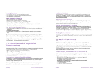 Kunstfactor					 	 	 Hoe zet ik een fotocursus op - pagina Kunstfactor						 	 Hoe zet ik een fotocursus op - pagina
E-learning richt zich op:
Het leerproces zelf, zowel individueel als in groepsverband.•	
Het ontwikkelen en beheersen van leermateriaal en leerprocessen.•	
Het organiseren van leeractiviteiten.•	
Enkele voordelen van e-learning zijn:
Het cursusmateriaal is 24/7 beschikbaar.•	
Kostenbesparing (reiskosten, huur van cursusruimte).•	
Consistentie (aangeboden leerstof is voor alle gebruikers gelijk).•	
Leren vanuit huis maakt het ‘tussendoor’ leren makkelijker.•	
Als fotodocent hoef je nooit meer klassikaal ‘taaie’ stof te doceren, je rol als docent wordt 		•	
	 daardoor meer begeleidend en coachend.
Daar tegenover staat ook een aantal nadelen:
E-learning is (nog) niet weggelegd voor alle cursisten door gebrek aan kennis, vaardigheden en/		•	
	 of middelen.
Gebrek aan persoonlijk contact.•	
Cursisten dienen te beschikken over de nodige discipline om zelfstandig met een computer te 		•	
	 leren.
De nieuwe generatie cursisten is meer en meer gewend te leren via internet. Als cursusaanbieder
is het daarom verstandig te achterhalen of en op welke manier dit medium een efficiënte en
interessante rol zou kunnen vervullen in het cursusaanbod. Bij veel situaties waar e-learning wordt
toegepast, krijgt de docent een meer begeleidende en coachende rol, omdat instructie en het geven
van opdrachten via internet te volgen zijn. Meer informatie over e-learning vind je bijvoorbeeld op:
www.e-learning.nl http://nl.wikipedia.org/wiki/E-learning
3. 4 Randvoorwaarden en hulpmiddelen
Randvoorwaarden
Met randvoorwaarden worden de organisatorische zaken van de fotocursus bedoeld. Bij het bepalen
van de randvoorwaarden dienen daarom de volgende vragen te worden beantwoord:
Wat is nodig om de cursus te kunnen geven (hulpmiddelen)?•	
Waar gaat de cursus plaatsvinden?•	
Wanneer worden de lesdagen gepland?•	
Hoeveel cursisten kunnen aan de cursus meedoen?•	
Hoe lang duurt de cursus?•	
Inventariseren van benodigde hulpmiddelen
Aan de hand van de cursusinhoud en de didactische werkvormen kun je de hulpmiddelen vaststellen
die noodzakelijk zijn om de cursus goed en efficiënt te kunnen draaien. Denk hierbij aan stoelen,
computers, beamer, internet, flip-over, etc.
Zorg ervoor dat deze hulpmiddelen geruime tijd voor aanvang van jouw cursus zijn aangeschaft of
gehuurd. Test ze voor elke les, zodat je niet voor onverwachte verrassingen komt te staan.
12
Locatie van de cursus
Een geschikte locatie is afhankelijk van de inhoud van de les en de werkvormen tijdens de les.
Denk aan sfeer, indeling, etc. Ook is het verstandig rekening te houden met de bereikbaarheid
van openbaar vervoer en autoverkeer. Voor mensen die met de auto komen is voldoende (gratis)
parkeergelegenheid belangrijk.
Het plannen van de lesdagen
Veel (potentiële) cursisten werken overdag of gaan naar school en hebben daarom alleen in de
avonduren of in het weekend de mogelijkheid om een cursus te volgen. Houd ook rekening met
reguliere vakanties. Plan de cursus om vakantiedagen heen.
Hoeveel cursisten kunnen er meedoen?
Hoeveel cursisten aan jouw cursus kunnen deelnemen, is afhankelijk van een aantal zaken. Let
er bijvoorbeeld op dat er niet te veel cursisten meedoen. Je moet de cursisten immers voldoende
persoonlijke aandacht kunnen geven. Aan de andere kant moeten er natuurlijk wel genoeg
cursisten zijn om van elkaar te leren en om voldoende inkomsten te genereren. De grootte van de
cursusruimte is vaak ook een bepalende factor in het vaststellen van de groepsgrootte.
Hoe lang duurt de cursus?
De duur van de cursus is afhankelijk van wát je de cursisten wilt overbrengen en de manier waarop
je dat wilt gaan doen. De meeste basiscursussen hebben 8 tot 10 lesuren, met één bijeenkomst per
week.
3.5 Maken van draaiboeken
Nu de leerdoelen voor de cursus zijn bepaald en de randvoorwaarden en hulpmiddelen zijn
geïnventariseerd en vastgelegd, kan de cursus worden geprogrammeerd. Bij het programmeren
voeg je alle kritische succesfactoren (leerdoelen, werkvormen, hulpmiddelen, cursisten,
randvoorwaarden en jouw kennis en ervaring als docent) samen en vertaal je deze in een gedegen
draaiboek of lesplan.
In het draaiboek of lesplan wordt per onderdeel van de cursus bepaald welke stappen moeten
worden doorlopen om tot de leerdoelen te komen.
Voorbeeld draaiboek: Zie het laatste blad van deze uitgave pagina 18
Als het draaiboek eenmaal gemaakt is, is het belangrijk dat deze getoetst wordt aan de volgende 		
criteria:
Zijn de leerdoelen duidelijk?•	
Zijn er niet te veel of te weinig leerdoelen per les en in de totale cursus ingebouwd?•	
Zijn de gekozen werkvormen per leerdoel effectief?•	
Is er voldoende variatie in werkvormen?•	
Zijn gedurende het programma zowel de fotodocent als de cursist actief betrokken?•	
Is het programma leuk en ‘fun to do’?•	
Is de planning realistisch?•	
Is er voldoende ruimte voor improvisatie?•	
13
 