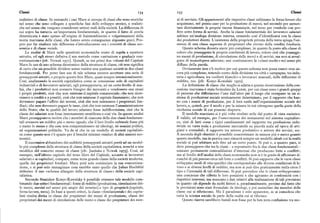 Classi i54 r55 Classi
realistico di classe. In entrambi i casi Marx si occupa di classi che sono storiche zi di servizio. Gli appartenenti alle rispettive classi utilizzano la forza-lavoro che
nel senso che sono collegate a specifiche fasi dello sviluppo storico, e realisti acquistano, nel primo caso per la produzione di merci, nel secondo per aumen
che nel senso che vengono considerate settori reali della società. La differenza di tare direttamente le proprie risorse finanziarie, nel terzo per venderla con pro
cui sopra ha tuttavia un'importanza fondamentale, in quanto il fatto di averla fitto sotto forma di servizi. Anche la classe fondamentale dei lavoratori salariati
dimenticata è stato spesso all'origine di fraintendimenti e volgarizzazioni della subisce un'analoga divisione interna, cessando cosi d'identificarsi con la classe
teoria marxiana delle classi, che hanno avuto conseguenze alquanto gravi. Pro dei produttori diretti. L'esistenza della proprietà privata della terra spiega l'esi
prio per far risaltare tale differenza s'introdurranno ora i concetti di classe eco stenza di una classe separata di proprietari che vivono della rendita fondiaria.
nomica ediclasse sociale. Questo schema diventa ancor piu complesso, in quanto fa posto alla classe di
Le analisi di Marx sulle questioni economiche erano di regola a carattere coloro che posseggono le proprie condizioni di lavoro, coloro cioè che posseggo
astratto, ed egli stesso definiva il suo metodo come «astrazione e graduale con no mezzi di produzione, di circolazione delle merci e di servizi, ma non si avval
cretizzazione» [cfr. Nowak rtl7r ]. Quindi, se nei primi due volumi del Capitale gono di manodopera salariata; essi costituiscono le «classi medie» nel senso piu
Marx fa uso di uno schema dicotomico della struttura di classe, ciò non significa diffuso della parola.
di certo che sia possibile dividere senza residui una qualsiasi società in due classi Ovviamente non c'è motivo per cui questo schema non possa essere reso an
fondamentali. Per poter fare uso di tale schema occorre accettare una serie di cora piu complesso, tenendo conto della divisione tra città e campagna, tra indu
presupposti astratti, e proprio questo fece Marx, quasi sempre intenzionalmente. stria e agricoltura, tra «colletti bianchi» e lavoratori manuali, delle differenze di
Cosi, analizzando la società capitalistica come se consistesse solo di capitalisti reddito, ecc. [cfr. Kozyr-Kowalski r apo].
industriali e di lavoratori salariati, egli presupponeva, ad un certo livello di ana La definizione di classe che meglio si adatta a questa ricostruzione della con
lisi, che i produttori non avessero bisogno dei mercanti e vendessero essi stessi cezione marxiana è stata formulata da Lenin, per cui classi sono i grandi gruppi
i propri prodotti, cioè che non esistesse il capitale commerciale; che non ricor di persone che differiscono l'uno dall'altro per il luogo che occupano in un si
ressero a crediti e a prestiti, cioè che non esistesse il capitale finanziario; che non stema di produzione sociale storicamente determinato, per il rapporto che han
dovessero pagare l'affitto dei terreni, cioè che non esistessero i proprietari fon no con i mezzi di produzione, per il loro ruolo nell'organizzazione sociale del
diari ; che non dovessero pagare le tasse, cioè che non esistesse l'amministrazione lavoro, e, quindi, per il modo e per la misura in cui ottengono quella parte della
dello Stato; che la qualità del lavoro salariato fosse indiflerenziata, cioè che la ricchezza sociale di cui possono disporre.
classe dei salariati non fosse internamente stratificata e cosi via. In queste analisi Il modello marxiano si è piu volte rivelato utile dal punto di vista euristico.
Marx presupponeva inoltre che i membri di ciascuna delle due classi fondamen È valido, ad esempio, per l'osservazione dei mutamenti nel sistema capitalisti
tali avessero un reddito piu o meno uguale, che il loro livello culturale fosse piu co, cioè di fatti come i tipici cambiamenti nel rapporto tra produzione indu
o meno lo stesso e che esse non comprendessero né ideologi, né uomini politici, striale su vasta scala e produzione mercantile su piccola scala ad opera di arti
né organizzazioni politiche. Va da sé che in un modello di società capitalisti giani e contadini; il rapporto tra settore produttivo e settore dei servizi; ecc.
ca come questo non c'è spazio per il benché minimo residuo di altri sistemi eco A seconda degli obiettivi è possibile concretizzare in misura piu o meno grande
nomici. questo modello, ma in pratica esso rimarrà sempre un modello ideale cui la realtà
Il successivo abbandono dei suddetti presupposti astratti portò ad un model sociale si può adattare solo fino ad un certo punto. Si può e, a quanto pare, si
lo piu complesso della struttura di classe della società capitalistica, nonché a una deve presupporre che tra le classi — e soprattutto fra le due classi fondamentali
modifica del concetto stesso di classe [cfr. Jasinska e Nowak rgp5]. Cosi, ad esistano permanenti contraddizioni d'interessi che producono lotte e conflitti;
esempio, nell'ultimo capitolo del terzo libro del Capitale, accanto ai lavoratori ma al livello dell'analisi delle classi economiche non si è in grado di aflermare al
salariati e ai capitalisti, compare, come terza grande classe della società moderna, cunché di piu preciso circa tali lotte e conflitti. Si può supporre che le varie classi
quella dei proprietari fondiari. Marx poté solo cominciare la sua concretizza sviluppino modi di vita specifici che corrispondono alle diverse condizioni di la
zione, e si può solo immaginare cosa sarebbe stato quello che Julian Hochfeld voro e ai diversi livelli di reddito, ma non si può dire praticamente nulla circa il
definisce il suo «schema allargato della struttura di classe» della società capi tipo e l'intensità di tali differenze. Si può prevedere che le classi svilupperanno
talistica. una coscienza che rifletta le loro posizioni e che agiranno in conformità con i
Secondo Stanislaw Kozyr-Kowalsky è possibile ottenere tale modello com rispettivi interessi, ma mancano i dati relativi alla realizzazione di tali previsioni
binando due criteri fondamentali : fonte di reddito (produzione, circolazione del in quanto ciò dipende da molti fattori e, paradossalmente, persino dal fatto che
le merci, servizi nel senso piu ampio del termine ) e tipo di proprietà (capitale, le previsioni sono state formulate da ideologi, e poi assimilate dai membri della
forza-lavoro, terra). In base a questi criteri, la classe « fondamentale» dei capita classe cui si riferiscono. Ma il paradosso è solo apparente, se si considera che
listi risulta divisa in classe dei proprietari dei mezzi di produzione, classe dei tutta la scienza sociale fa parte della realtà cui si riferisce.
proprietari dei mezzi di circolazione delle merci e classe dei proprietari dei mez Queste riserve sarebbero banali non fosse per la ben nota confusione tra mo
 