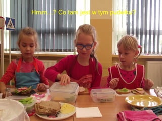 Hmm…? Co tam jest w tym pudełku? 
 