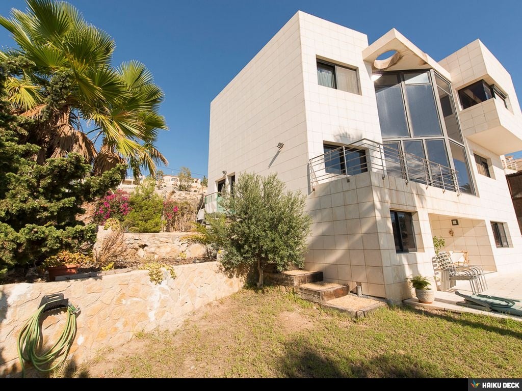 Modern 4 bedroom Villa for Sale Coveta Fuma Costa Blanca