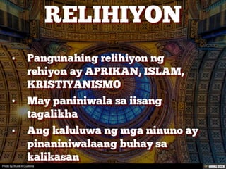 Photo by Stuck in Customs
 