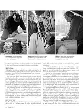 hvordan man stabler disse stokkene oppå hverandre slik at det blir
et hus. Kun ved hjelp av svære økser, stemjern og motorsager.
Verktøy først
Vi har gledet oss til dette i månedsvis og endelig er det julaften. Vi
brenner etter å sage og hugge løs på stokkene og stable dem oppå
hverandre. Men, vent litt. Ingen pakkeåpning ennå. Innføring i
verktøybruk først.
Det ser brutalt ut med den digre øksen, eller bile som den kal-
les på laftespråket. Den minner mest om det man halshugget folk
med, og ser definitivt ikke ut som et presisjonsverktøy. Den bru-
kes når du hugger til knutene, og George viser oss hvordan; Riktig
stilling og riktig bruk av armer og håndledd. Kroppsmekanikk på
høyde med det som kreves i golf. Øksen skal jobbe med millimeter­
presisjon, samtidig som du kvitter deg med store sponbiter.
Det eneste som er fast på en laftestokk er bredden, ellers er høy-
dene ulike. Den blir tynnere mot toppen og den kuver noen ganger
opp og ned. Det betyr at du må få mange ujevne flater og former
til å passe sammen perfekt slik at alle sammenføyninger blir tette.
Det krever en kombinasjon av røff tømring, pinlig nøyaktighet og
god planlegging. Formen på stokken under bestemmer hva du skal
gjøre med den som kommer oppå.
De to dødssynder
Vi måler og streker opp. Så måler vi igjen, pusser ut og streker opp
på nytt. Helt til vi er sikre på at vi har tegnet alt på millimeteren
riktig. Så kommer George og måler, pusser ut, forklarer og streker
opp på nytt.
– To dødssynder, folkens, sier han. – Ingen skjærer eller hugger
før jeg har kontrollmålt, og hold dere på rett side av streken. Hug-
ger du for mye, blir kinningen krom og knuten utett, og uten strek
mister du referansen for den videre laftingen.
Vi blir delt inn i tomannslag og tildelt et hjørne hver. Makkeren
min Ole Martin og jeg gyver løs på den første knuten. Det går over-
raskende greit. Først ferdig og knuten sitter som et skudd. Vi er fulle
av selvtillit og klare for neste knute. Jeg synes jeg har fått skikkelig
dreis på bila. Står på kne, lavt og stødig, øksehodet i rett linje og fin
bevegelse i håndleddene. Begynner med små hugg og øker på i jevn
rytme slik som George har vist oss. Store spon spretter ut til siden,
og jeg jobber innover langs blyantstreken. Dunk! Øksen skjærer ut
til siden, og der står eggen tvers igjennom streken.
I stedet for å bekjenne min dødsynd der og da, begynner jeg å
glatte litt på begge sider av hakket med bila. Det hjelper lite, nå ser
jeg at det er blitt en skikkelig sving der det skulle være rett. Makke-
ren og jeg diskuterer litt; hva om jeg flytter streken en millimeter og
hugger etter den? Jeg streker og hugger, men oi, nå blir nullpunktet
feil. Her er det bare å bekjenne dødsynd nummer en. George ser på
skadeverket, rister på hodet. – Du har hugget feil, også har du flyttet
på streken. – Eh, ja, piper jeg. Jeg ser for meg hele den flotte stokken
sagd opp i småbiter og stablet opp i vedlageret til George.
Det finnes mange gode grunner til å gå på kurs fremfor å lese
en bok. Det jeg liker med kurs er at du lærer hvordan du redder
Jevn avrunding: Oversiden av stokken
skal ha en jevn avrunding. George Fuller
tar et tak med barkekniven.
Knute: George Fuller viser hvordan man setter
av mål til knuten. Tautvydas Diburys, David
Shields og Dag Telle følger konsentrert med.
Opplaft: Ole Martin Langsø lager et opplaft på
oversiden av stokken. Neste stokk tilpasses
denne opplaften med et nedlaft.
46 hytteliv1/14
 