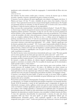 1. {The Beloved} 
2. 7:1(7:2) ׃ןמא ידי השׂעמ םיאלח ומכ ךיכרי יקומח בידנ־תב םילענב ךימעפ ופי־המ 
3. Mah-yafu feamayikh banalim bat-nadiv khamukei yerekhayikh kemo khalaim maaseh yedei aman: 
4. How beautiful are thy feet with shoes, O prince's daughter! the joints of thy thighs [are] like jewels, the work of the hands of a cunning workman. 
Correr atrás de raposas torneia o corpo. Salomão contempla Sunamita num sentido diferente. Nas vezes que ele a ficou fitando detalhadamente nos capítulos anteriores ele o fêz de cima para baixo. Agora ele começa pelos pés. Dos pés até o alto da cabeça. Há uma mudança sutil. Psicológica. Olhar de cima-para-baixo é uma expressão que denota arrogância. Mesmo não seja um olhar arrogante, ele representa na maioria das culturas esse sentimento. Há um modo como nós, inconscientemente fitamos as coisas. E existem gestos característicos para alguns sentimentos. Vi em um blog a autora denominando esse olhar que normalmente as mulheres lançam sobre as outras de “olhar tipo scanner”. Scanner é o equipamento que digitaliza imagens, atualmente vem junto das maiorias das impressoras chamadas multifunção, sua lâmpada faz uma varredura da foto ou texto. No sentido inverso o olhar denota ADMIRAÇÃO. No verso é extamente isso, elevado a nona potencia. A moça que ele ama é de uma beleza escultural. Enquanto dança fica mais evidente ainda como suas pernas são bonitas. Ela usa sapatos especialmente preparados para a ocasião, há guizos amarrados em seus tornozelos, ela usa saias esvoaçantes que ao rodar permitem que ele veja suas curvas que a melhor comparação que lhe vem em poesia é a de jóias trabalhadas pelas mãos de um artista. Elas são tão belas para ele como seriam jóias, que necessitavam de mesespara estarem prontas. Os instrumentos da antiguidade eram bem rudimentares. Para que uma jóis ficassse polida e simétrica exigia uma habilidade muito grande. E uma visão excepcional. O rei nota com ela fica bem, calçada. Ele nota a forma dos pés dela dentro dos sapatos. É muito detalhista. Em dado instante ele acrescenta uma nova realidade. Uma novidade. Conta-nos algo que não fora dito nem nenhum momento do Cantico. Ó filha do príncipe. 
Aquela menina que trabalhava caçando raposinhas no vinhedo de seus irmãos, cujo pai nunca é anunciado, tinha sua origem na nobreza. Ela era filha de um príncipe! 
Começamos a compreender porque uma moça humilde é tão excelente dançarina. Começamos a compreender porque ela se considera a Rosa de Sarom, rica planície das cidades costeriras de Cafarnaum e ainda assim mora na Galileía, reconhecidamente um bairro humilde desde sempre. Compreendwmos de onde vem suas posses, quando ela descrevia nos versos anteriores que haviam grades em seus quartos, quando ela descrevia suas vestes ao dormir, sua indumentárias, suas jóias, seus caros perfumes, nardo, mirra,  