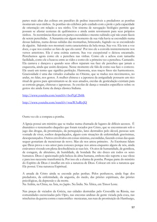 O nome com que os judeus conheciam a Deus significa “Eu sou”. Quando os soldados que vão capturar a Cristo perguntam quem é o tal de “Jesus” ao grupo dos apóstolos, é este que responde: SOU EU. Mas, quando o fala para os soldados, diz exatamente - EU SOU - ou o equivalente em aramaico. Quando Jesus diz isso, os guardas caem. Ou, são lançados para trás por uma tremenda manifestação de poder. Eram cerca de 50 homens que tombaram ruidosamente no chão quando Jesus assim pronúncia “Eu sou” 
O termo “eu sou” dá uma ideia de PRESENTE, algo contínuo, algo que o passado não alterou algo que o futuro não afetará. 
Hebreus estabelece essa visão de outra maneira 
Jesus Cristo é o mesmo HOJE, sempre e eternamente. 
O tempo nos leva para o PRESENTE. Não é um Cristo do passado, não realizou coisas que Hoje não possa realizar, e não haverá tempo em que não poderá FAZER as coisas que hoje faz. Os apóstolos não criam numa época passada do poder de Deus. 
Os profetas do Velho Testamento falavam num tempo verbal do hebraico que muitos leem as profecias como se já tivessem ocorrido no passado. Quando falavam do futuro ‘dia do Senhor’, que ainda ocorrerá no final dos tempos, narravam como se o tivesse acontecido. Como se fossem historiadores da eternidade. 
O profeta vê o futuro, como já fosse o passado. 
O adorador vê o futuro como se fosse o presente. 
E o Intercessor? 
O intercessor só possui um único tempo verbal. O presente. Ele não tem o amanhã, ele não se importa com o ontem. O passado ou o futuro não lhe interessam. O intercessor reclama para o AGORA tanto as promessas do PASSADO, quanto as profecias sobre o AMANHÃ. 
O Adorador medita na Nova Criação, na Jerusalém que chegará. Ele é cheio de esperança. 
O Intercessor quer saber no que a Nova Criação e a tal da Jerusalém celestial respondem AGORA às suas necessidades. 
Ele é o médico habilidoso que pergunta ao participante de sua equipe qual a temperatura do paciente e quando responde que estava com 39 graus há cerca de duas horas ele diz: 
- Não me interessa nem a temperatura dele no mês passado e nem a que ele vai ter na próxima semana. A única temperatura de um paciente que me importa é do paciente AGORA. 
 