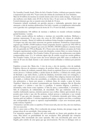 Em dado momento, num estado ainda mais degradante os profetas desacreditados e já 
dependentes da bebida começavam a “trocar” profecias por bebida. 
O que as Escrituras denominam “bebida forte” eram vinhos e misturas com forte teor 
alcoólico. 
A “embriagues espiritual” significa para o teólogo a mistura de doutrinas espúrias e 
filosofias meramente humanas a interpretação das Escrituras. Para os que exercem 
ministérios proféticos, significa outra coisa muito mais grave. 
62 
Num sentido restrito o vinho é símbolo do espírito. 
E sabemos que há pelos menos quatro qualidades de seres espirituais distintos. 
Deus – O espírito de Deus 
Anjos – espíritos ministradores 
Homens – espírito humano 
Demônios. – espíritos imundos. 
Quatro tipos de bebidas. Quatro tipos de vinho. 
Quando uma igreja corrompe seus ministérios mistura o vinho do Espírito com o vinho de 
demônios. Significa que parte das garrafas na mesa da comunhão, uma parábola, é de bom 
vinho. Porém, outras estão envenenadas. Imagine um lugar onde profecias verdadeiras se 
misturam a falsas profecias. Onde o entendimento profundo das Escrituras se mistura a 
doutrinas malignas. Imagine um lugar em que há a unção, e em algum instante, uma 
falsificação humana. Uma mentira. 
Uma videira enferma simboliza uma igreja que possui doutrinas que a impedem de crescer, 
ou operações espirituais falsificadas. Em alguns casos o ministério de uma nação pode ser 
impactado com uma doutrina que contamine diversos ministérios, com alguma coisa 
espúria que impede o crescimento e o fortalecimento da verdadeira vinha. 
Cada vinha representa uma igreja ou determinado ministério. Cada vinha é única, nasce e 
cresce sobre certas condições. O que define a qualidade do vinho de uma vinha é o clima, o 
solo, os nutrientes, a umidade, as chuvas. Não há como existir uma única vinha com um 
tipo de vinho. Não existe uma doutrina, uma única revelação, um tipo de visão ou um 
grupo que se assenhore a vinha da terra. A igreja não possui dono que não seja CRISTO. 
Todos os pastores são trabalhadores e responsáveis pela sua vinha. Só dela. Assim como 
cada um de nós de sua videira particular, nossas vidas espirituais. 
A qualidade do vinho é dada pela pureza da água, pela nutrição adequada. 
Uma obra espiritual é marcada pelo grau de pureza e exatidão de seu evangelho, pela 
sinceridade e exatidão na interpretação e aplicação das realidades espirituais que fluem dos 
céus. A Igreja é um organismo cujo crescimento está ligado a uma outra dimensão. Ela é 
necessariamente sobrenatural e dependente do Espírito de Deus que a VIVIFICA. 
Plinio, o Velho ( História Natural XIV,22,2) ATRIBUI AOS VINHOS DO Líbano “um 
aroma de incenso”, informa-nos que estes eram oferecidos aos deuses. O vinho de Israel 
produzido pelas vinhas de Salomão eram tão apreciados que Hirão o rei de Tiro o exigia 
em seus acordos, ainda que Tiro na antiguidade fosse exportadora de vinho e de azeite. Nas 
ruínas de Tiro foram descobertas ânforas palestinas, contendo restos de vinho. 
 