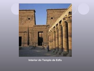 Interior do Templo de Edfu 