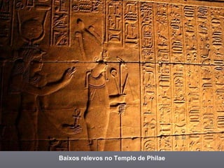 Baixos relevos no Templo de Philae 