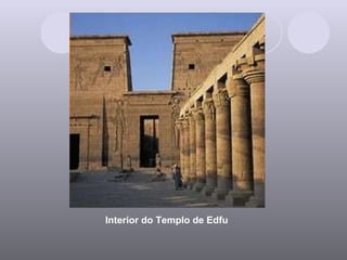 Interior do Templo de Edfu 