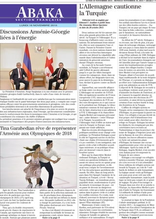 Editorial écrit en anglais par
Edmond Y. Azadian et publié dans
The Armenian Mirror-Spectator
en date du 29 octobre 2015
Deux nations ont été les auteurs des
deux plus grands génocides du 20e
siècle : la Turquie et l’Allemagne. Il y a
beaucoup d’affinités entre ces deux
nations. En anéantissant leurs minori-
tés, elles se sont surpassées l’une et
l’autre. Durant la Première Guerre
mondiale, ces deux nations étaient des
alliés et les recherches historiques
récentes ont déterré la culpabilité alle-
mande dans l’administration et l’admi-
nistration du génocide arménien
durant l’Empire ottoman.
Au cours de la Seconde Guerre
mondiale, la Turquie a secrètement
aidé l’effort de guerre allemand,
jusqu’à ce que les Alliés émergent
comme les vainqueurs. Ainsi, dans un
ultime effort, les dirigeants turcs ont,
pour sauver le pays de la désintégra-
tion, déclaré la guerre contre un Reich
en ruine.
Aujourd’hui, une nouvelle alliance
se forge entre ces deux anciens alliés.
L’Allemagne est membre de l’OTAN.
Elle est également membre de l’Union
européenne (UE), sinon son moteur.
La plupart des membres de l’UE ont
des vues divergentes en ce qui concer-
ne le président turc Erdogan. Le déno-
minateur commun de leur approche a
été de faire obstruction à son adhésion
à l’UE. L’Allemagne et la chancelière
Angela Merkel ont toujours préconisé
une « saine distance » entre l’Europe
et la Turquie. La position de
l’Allemagne était d’offrir un statut spé-
cial à la Turquie en Europe, mais
jamais une totale adhésion.
Mais les récents développements
politiques semblent avoir changé cette
politique. Le Président Erdogan a joué
le rôle de l’apprenti sorcier en déclen-
chant une chaîne d’évènements qu’il
n’a pu contrôler; A son instigation, une
guerre civile a fait s’effondrer sa poli-
tique intérieure, et sa politique étran-
gère est demeuré coincée dans le
bourbier syrien.
Bien que la chancelière Merkel
embrasse Erdogan, la Turquie et
toutes ses questions brûlantes, elle
aurait été mieux servie en optant pour
une politique plus prudente, si elle
avait tenu compte de l’avertissement
de l’un des principaux quotidiens alle-
mands. En effet, dans un long article
paru dans Der Spiegel, l’analyste de la
situation en Turquie, a écrit « Recep
Tayyip Erdogan - un musulman pieux,
populiste doué, modernisateur et père
du miracle économique du pays - est
en passe de devenir un dangereux
autocrate, celui qui a traîné sa propre
nation dans la guerre civile et a attisé
les conflits externes. Il a voulu, tout
d’abord, renverser le dictateur syrien
Bachar al-Assad, puis il a longtemps
ignoré l’État islamique (EI).
Maintenant, il lutte contre les
Kurdes, seul partenaire de l’Occident
dans la lutte contre les extrémistes
islamistes. Erdogan rétablit les anciens
champs de bataille en agitant la
méfiance et le nationalisme. Il empri-
sonne les journalistes et ses critiques.
Ses soldats interdisent l’accès et tirent
sur des villes kurdes entières.... [La
Turquie] est un pays qui risque de tom-
ber dans la folie collective, conduite
par le fanatisme, un nationalisme
excessif et de bizarres théories du
complot. »
Au début du 21e siècle, Erdogan a
eu recours, une fois de plus, à la pra-
tique du nettoyage ethnique, nettoyage
que son pays a connu dans les années
1930 sous Atatürk, et plus tard sous le
dictateur Kenan Evran, à la suite du
coup d’Etat militaire de 1980. Erdogan
a déclaré la loi martiale dans la région
de Cizre, les journalistes étrangers ont
été interdits alors que l’armée turque a
mené des bombardements aveugles
contre des villages kurdes. Compte
tenu de toutes ces atrocités, la chance-
lière Merkel s’est précipitée en
Turquie, allant à l’encontre de sa poli-
tique traditionnelle de la tenir éloignée
de l’Europe, et a promis un dialogue
accéléré avec l’administration Erdogan
pour son admission au sein de l’UE.
L’objectif de M. Erdogan de recourir à
sa politique violente avait pour but
d’intimider les Kurdes de l’intérieur, et
de s’assurer la majorité absolue au
parlement lors des élections du 1er
novembre, et ainsi dévier la possible
création d’une enclave kurde le long
des frontières de la Turquie.
L’afflux de réfugiés syriens en
Turquie est la conséquence des actions
d’Erdogan, en provoquant la guerre en
Syrie. Ces réfugiés n’ont pas décidé de
leur propre chef d’abandonner leur
terre natale pour aller chercher un
refuge en Turquie. Erdogan lui-même
les déplacés, les remplaçant par des
extrémistes turcs recrutés au
Turkménistan et dans la province chi-
noise de Xingjian (Ouïgours) pour atti-
ser la flamme de son rêve ottoman.
Ensuite, les forces offensives russes
en Syrie ont anéanti les plans
d’Erdogan, lui donnant une excuse
supplémentaire pour crier au loup en
Allemagne. Après la visite de M.
Erdogan, Angela Merkel, s’est envolée
vers Ankara pour récompenser la
Turquie de ses crimes.
Erdogan a encouragé ces réfugiés
syriens à inonder l’Europe, mal prépa-
rée à les recevoir et à les réinstaller.
Deux millions de réfugiés syriens ont
inondé la Turquie, au coût de 7 mil-
liards de dollars en aide humanitaire.
La logique aurait voulu qu’Erdogan
soit puni pour avoir créé une telle
catastrophe humanitaire, mais la poli-
tique ne tient pas compte de ce genre
de logique. En plus d’encourager la
Turquie dans son rêve de se joindre à
l’Europe, la chancelière Merkel a pro-
mis d’aider la Turquie, lui fournissant
3,4 milliards de dollars d’aide pour
avoir reçu et traité le problème des
réfugiés.
Le journal en ligne de la Fondation
Culture stratégique publiait, le 22
octobre 2015, « la suggestion de Mme
Merkel est d’accélérer l’intégration de
la Turquie dans l’UE, en utilisant la
gestion des réfugiés comme monnaie
d’échange. Comment pouvons-nous
Suite à la page 8
LUNDI 16 NOVEMBRE 2015 - MONDAY NOVEMBER 16, 2015 • ABAKA • 7
S E C T I O N F R A N Ç A I S E
LUNDI 16 NOVEMBRE 2015
L’Allemagne cautionne
la Turquie
Discussions Arménie-Géorgie
liées à l’énergie
Le Président d’Arménie, Serge Sargissian a eu une réunion avec le premier
ministre géorgien Irakli Garibachvili, dans le cadre d’une visite de travail à
Tbilissi.
Sargissian et Garibashvili ont noté avec satisfaction que la communication inter-
étatique fondée sur le passé historique des deux pays amis, y compris une coopé-
ration efficace entre les gouvernements arméniens et géorgiens, crée des condi-
tions préalables sérieuses à de nouvelles dimensions de partenariat.
Les interlocuteurs ont attaché de l’importance à la mise en œuvre de projets
liés aux infrastructures régionales, dont l’énergie, qui favoriseront considérable-
ment le renforcement des liens économiques entre l’Arménie et la Géorgie, et qui
contribuent à la croissance du chiffre d’affaires.
Le président arménien et le premier ministre géorgien ont souligné leur complé-
mentarité et l’importance des projets d’interconnexion des infrastructures.
Âgée de 18 ans, Tina Garabedian a
pris les grands moyens pour réaliser
son rêve de participer aux Jeux
olympiques de 2018, à P’y ngch’ang,
en Corée du Sud. La Québécoise de
Laval veut porter les couleurs de
l’Arménie.
Tina, qui a la double citoyenneté,
avait peu de chance de représenter le
Canada, qui représente une force en
patinage artistique en danse à travers
le monde. Surtout que plusieurs autres
athlètes ont de meilleures chances de
faire partie de la sélection nationale en
vue de prochains Jeux olympiques.
Si elle avait fait ses débuts en danse
avec Alexandre Laliberté en 2012, elle
a changé de partenaire, il y a six mois.
Elle patine dorénavant avec Simon
Proulx- Sénécal.
Le duo s’est illustré récemment en
remportant la médaille de bronze au
programme court, sénior danse, au
Suite à la page 8
Tina Garabedian rêve de représenter
l’Arménie aux Olympiques de 2018
 