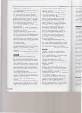 TRANSCRIPTIONS
- Si ! Ça y est ! Il est enfin terminé !
- Vous avez programmé de nouvelles excursions,
de nouvelles visites ?
- Non, pas vraiment. Nous avons augmenté les
propositions pour les sites les plus demandés...
- La Tour Eiffel, l'Arc de Triomphe, Versailles...
- Mais non, pas du tout ! Sais-tu quel est de très
loin le site le plus visité en France ? Il a fait plus du
double de visites que la Tour Eiffel ! Eh bien, c'est
Dysneyland Paris avec 15,3 millions de visiteurs en
2010 ! Tu te rends compte, c'est plus de 20 % des
79 millions de touristes venus en France !
- Et nos vieilles pierres ? Nos musées ? Ils n'attirent
plus les touristes ?
- Mais, si, rassure-toi... Sur les dix sitesles plus
visités, ily a deux musées, deux Centres culturels,
deux monuments, un palais...
- Quels sont les musées ? Le Louvre ? Orsay ?
- Oui, le Louvre vient après Dysneyland, juste
avant la Tour Eiffel, et Orsay est àla septième place.
- Le Palais, c'est Versailles, non ? Et le deuxième
monument ?
- L'Arc de Triomphe. Avec 1,5 millions de visiteurs,
il est en dernière position. Versailles est quatrième,
devant le Centre Pompidou, suivi de la Cité des
Sciences de la Villette.
- Ça ne fait pas dix sites ?
- Tu as raison, il manque deux parcs d'attractions.
Le Parc Astérix qui est huitième, et le Futuroscope,
neuvième, avec unpeu moins de visiteurs.
- Huit sites sur dix sont en région parisienne et à
Paris alors ?
- C'est normal ! C'est là qu'il y aie plus de touristes !
D'après Magazine des cliniques Vitalia. n°6.
- Bonjour madame, « 5 fruits etlégumes par
jour »... toutle monde connaît ce slogan... Si j'ai
bien compris, vous fournissez des fruits dans les
entreprises. Pourriez-vous m'expliquer comment
cela fonctionne ?
- Oui, bien sûr. Effectivement, depuis 2003, nous
proposons un service de fruits en entreprise. Nous
sommes convaincus du bien-être du végétal dans
les entreprises. Nos techniciens confectionnent
des corbeilles de fruits etles livrent directement au
sein de votre entreprise.
- D'où proviennent ces fruits ?
- Directement de nos vergers qui sont situés au
cœur de la Plaine de Versailles. Nos paniers sont
livrés sur un présentoir, sans sous-traitance, par
des entreprises de messageries.
- Qu'est-ce qu'il y a comme fruits dans vos
corbeilles ?
- Ça dépend des saisons... En décembre 2010, nous
avions par exemple... des clémentines, des litchis,
différentes sortes de pommes, des kiwis jaunes,
des poires, des oranges, bien sûr, des bananes, des
pamplemousses et des citrons... Et en juin... des
pêches, des nectarines, des fraises, des abricots,
des cerises, du raisin...
- Vous les livrez combien de fois par semaine ?
- Entre une et cinq fois par semaine... ça dépend.
- Etça coûte combien, tout ça ?
- Nos tarifs actuels sont de 45 € hors taxes par
panier de 8 à 12 kg de fruits pour deux paniers
de fruits ou plus livrés par semaine, ou, 48 €
hors taxes par panier pour un seul panier de
fruits par semaine. Ce tarif inclutl'installation,
la mise à disposition et l'entretien du présentoir,
la confection des paniers et la livraison par
les techniciens du Verger de Gally. Ce service
de distribution est gratuit pourles salariés. Il
est solidaire de la Fondation de France pourla
Recherche Contre le Cancer, pourle soutien
de la filière biologique et pour la protection de
l'environnement. Chaque salarié peut alors se
servir avec une participation en moyenne de
1 € pour 3 fruits. Il existe un service gratuit
de distribution de paniers de fruits frais sans
programme de solidarité.
- Une bien belle idée qui non seulement incite à
consommer des fruits frais aubureau tout aulong
delajournée, mais permet aussi plus de convivialité
et de naturel dans les relations humaines. Et en plus
elle représente une attention et une reconnaissance
pourles salariés de la part del'entreprise. Bravo !
D'après http://www.vergerdegally.fr
- Madame Dupré, vous avez deux poubelles
différentes ? Une, avec des sacs noirs et l'autre,
avec des sacs jaunes ?
- C'est pour trier les déchets. Dans les sacs jaunes,
on met tout ce qui peut être recyclé.
- C'est bien pour l'environnement ! Chez moi, en
Thaïlande, on commence aussi àtrier...
- Oui, mais nous produisons trop de déchets !
390 kg par an et par personne ! ñ faut absolument
essayer de les réduire...
- Comment ?
- Depuis longtemps déjà les hypermarchés
proposent des sacs réutilisables. On évite aussi
de gaspillerle papier, on n'imprime que ce qui est
nécessaire. Tenez, pour vos brouillons, vous pouvez
utiliser ces feuilles mal imprimées.
- Merci madame. Je trouve aussi qu'en France vous
utilisez trop d'emballages,
- C'est vrai. Moi, je fais de mon mieux pour les
réduire. Par exemple j'évite les lingettes à usage
unique, j'achète des recharges pour les produits
ménagers, et aussi des piles rechargeables.
On nous conseille aussi d'acheter en vrac ou en
grand format, parce que les portions individuelles
produisent beaucoup de déchets. Mais pour moi,
ce n'est pas vraiment une bonne solution.
On ne consoi
péremption «
gaspillage ali
-Et le:
- Je donne m
vends aussi s
vide-:
- Et tout le rr
- Non. Mais
efforts.- Rédi
nous voulons
-Chan
de Vichy Val
- Non
- La comrnui
année du mé
le tonnage d ¡
Passer
- Avec quoi '
- Et ai
tule::
dans le sac ;a
savais que 2C
proviennent
- Non. mais (
le plus recyd
àlOC
' e : : - - : - - . : .
•aeri
eide.
36
 