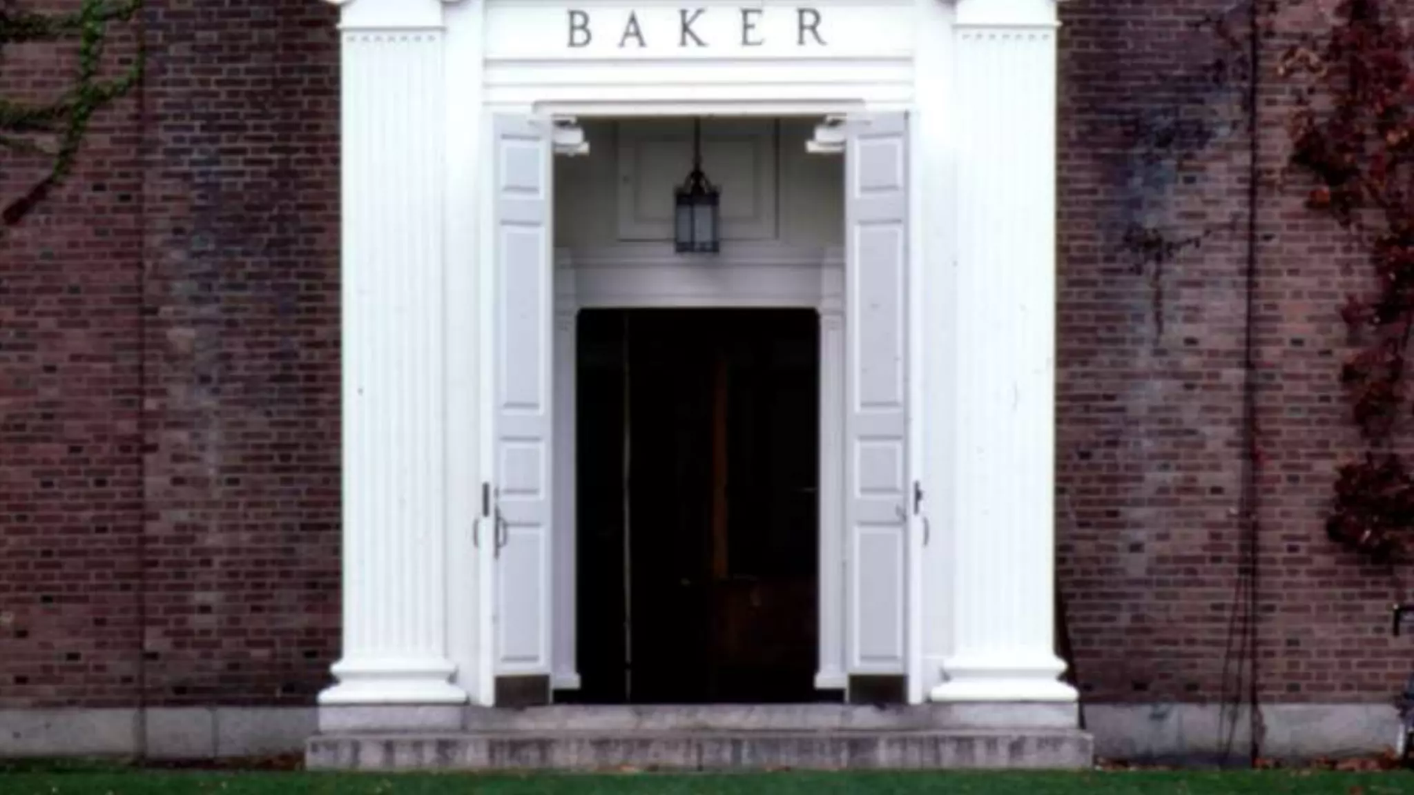 Building empathy through
understanding
empat.io/arend
 