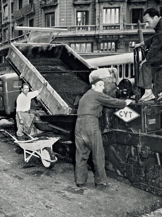 9
08_09_ACCIONA_Foto Historica.indd 908_09_ACCIONA_Foto Historica.indd 9 19/11/17 17:5219/11/17 17:52
 