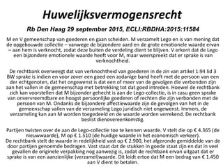 Huwelijksvermogensrecht
Rb Den Haag 29 september 2015, ECLI:RBDHA:2015:11584
M en V gemeenschap van goederen en gaan scheiden. M verzamelt Lego en is van mening dat
de opgebouwde collectie – vanwege de bijzondere aard en de grote emotionele waarde ervan
– aan hem is verknocht, zodat deze buiten de verdeling dient te blijven. V erkent dat de Lego
een bijzondere emotionele waarde heeft voor M, maar weerspreekt dat er sprake is van
verknochtheid.
De rechtbank overweegt dat van verknochtheid van goederen in de zin van artikel 1:94 lid 3
BW sprake is indien en voor zover een goed een zodanige band heeft met de persoon van een
der echtgenoten, dat het ongewenst is dat een of meer van de gevolgen die verbonden zijn
aan het vallen in de gemeenschap met betrekking tot dat goed intreden. Hoewel de rechtbank
zich kan voorstellen dat M bijzonder gehecht is aan de Lego-collectie, is in casu geen sprake
van onvervreemdbare en hoogst persoonlijke goederen of rechten die zijn verbonden met de
persoon van M. Ondanks de bijzondere affectiewaarde zijn de gevolgen van het in de
gemeenschap vallen van de verzameling Lego juridisch niet ongewenst. Immers, de
verzameling kan aan M worden toegedeeld en de waarde worden verrekend. De rechtbank
beslist dienovereenkomstig.
Partijen twisten over de aan de Lego-collectie toe te kennen waarde. V stelt die op € 4.365 (de
nieuwwaarde), M op € 1.510 (de huidige waarde in het economisch verkeer).
De rechtbank stelt de waarde in redelijkheid vast op € 2.900, het afgeronde gemiddelde van de
door partijen genoemde bedragen. Vast staat dat de stukken in goede staat zijn en dat in veel
gevallen de originele verpakking nog aanwezig is, zodat de rechtbank ervan uitgaat dat er
sprake is van een aanzienlijke (verzamel)waarde. Dit leidt ertoe dat M een bedrag van € 1.450
aan V dient te betalen.
 