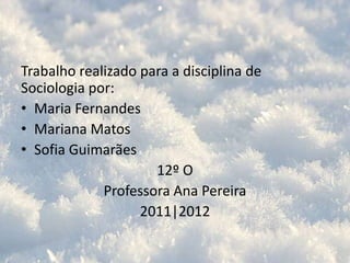Também é comum os filhos darem uma manta aos pais quando estes se tornam um estorvo para a família, para que os mais velhos saiam de casa e se entreguem à sua sorte.A propósito da velhice, outros costumes são apontados aos esquimós: quando numa viagem uma pessoa idosa demorava mais a realizar o percurso, esta afastava-se voluntariamente para morrer – esta prática ficou conhecida como eutanásia altruísta.Consta que nos séculos XVII e XVIII os velhos e incapacitados eram deixados em pontos de convergência de ursos polares para serem por eles devorados.