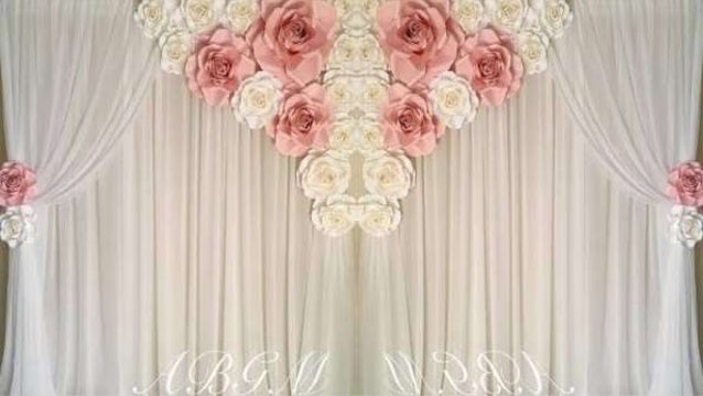 Deambulando ao acaso te buscando.
Vagueio noite e dia pelo mundo.
Me transformei por ti qual vagabundo,
Apátrida sem lei q...