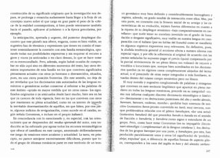 construcci6n de su significado originario que la investigaci6n nos de-
para, se prolonga y ensancha audazmente hasta llegar a la forja de un
concepto nuevo sabre el que carga en gran parte el peso de la "criti-
ca" de la realidad contemporanea, si bien puede retrotraerse tambien
hacia el pasado, aplicarse al judaismo 0 a la epoca grecolatina, por
ejemplo.
La anticipaci6n, apretada y urgente, del posterior despliegue dis-
cursivo que este parrafo nos ofrece, engarza, como es bien visible, un
sugestivo haz de terminos y expresiones que tienen en comun el man-
tener sostenidamente la conexi6n con esta familia terminol6gica, apu-
rando todas sus posibilidades expresivas y sin esquivar el recurso a
giros y voces ya anticuadas o en claro desuso, lo que se hace notar
en su entrecomillado. Pero, ademas, segun habra ocasi6n de compro-
bar no solo aqui sino en diferentes momentos del texto, hay otros ter-
minos importantes de esta familia en los que conviven significados
plenamente actuates con otros ya borrosos o desvanecidos, situados,
pues, en una cierta posici6n fronteriza. (En este sentido, no deja de
ser revelador que los diccionarios mas autorizados de las lenguas ro-
manicas o germanicas suelan conservar al referirse a las palabras de
este ambito -quizas en mayor medida que en otros casos- los signi-
ficados originarios o ya anticuados desde hace mucho, bien sea en las
que ya carecen de toda vigencia,· bien en las que conviven con otros
que mantienen su plena actualidad, como en un intento de ir!:1~ir
la inevitable desemantizaci6n de aquellos, sin que fatten, por otra par-
te, algunos indicios de revigorizaci6n, como sucede en el catalan, se-
gun senala Corominas, e incluso en el propio italiano).
En concordancia con lo mencionado y, en especial, con las orien-
taciones que se desprenden del modus operandi del autor, esta tra-
ducci6n se ha esforzado por agotar todos las recursos terminol6gicos
que ofrece el castellano en este campo, asumiendo deliberadamente
ese juego de tensiones entre arcaismo y actualidad. La tarea, en prin-
cipio, no parece antojarse excesivamente dificultosa, puesto que to-
do el grnpo de idiomas romanicos parte en este territorio de un tron-
co germanico muy bien definido y considerablemente homogeneo y
registra, ademas, un grado notable de interacci6n entre ellos. Mas, por ""
otra parte, en conexi6n con la firmeza inicial de su arraigo y las ca-
racterfsticas de su evoluci6n, existen fuertes diferencias en cuanto a
la riqueza de su despliegue semantico -bajo comparativamente en cas-
tellano- que suele tener su correlato invertido en el grado de hora-
daci6n o desgaste significativo, muy visible en nuestra lengua en com-
paraci6n con el italiano (por no hablar de! frances) como se manifiesta
en algunos registros expresivos muy relevantes. En definitiva, pues,
la aludida tendencia general al arcaismo afecta a nuestro idioma con
especial vigor, y por ello la adherencia al original de acuerdo con las
pautas sei'ialadas ha supuesto pagar el precio (quiza compensaclo por
la parcial reviviscencia de un plexo lexico tan valioso) de recurrir a
vocablos o locuciones que, aunque bien acreditados en los dicciona-
rios quedan ya en algunos casos completamente alejados clel lector
actual, o el prescindir de otras mejor integradas o mas familiares, si-
tuadas dentro del mismo campo semantico pero no lexico.
El muy nutrido y sugestivo conglomerado de palabras y sintagmas
que conviven en este territorio lingliistico que aparece en pleno me-
dievo en todas las lenguas romanicas, procede en SU integridacl -CO-
ffiO nos informa cualquier discreto diccionario etimol6gico o hist6ri-
co- directamente o en derivaciones posteriores del alto y media aleman,
bannan, barmen, "ordenar, mandar"; "prohibir bajo amenaza de san-
ci6n" (sustantivo bann pronto convertido en ban), muy cercana, aun-
que problematica relaci6n con el g6tico bandwjan, ..dar una senat..
(sustantivo bandwo) del que proceden bando o banda en el senticlo
de fracci6n o banderfa, y bandera como signo o estandarte de un
gmpo. Pero, como hace notar Corominas (en su impagable Diccio-
nari etimologic i complementari de la llengua catalana ), ..Jos cleriva-
dos de los grupos bam~jan por una parte, y bandwjan, por otra, han
producido paralelamente unos y otros (el significado) de 'prohibir,
alejar, expulsar' que, a diferencia de aquellas formas de aspecto g6ti-
co, corresponden a los usos de! ingles to ban y del aleman verban-
247
 