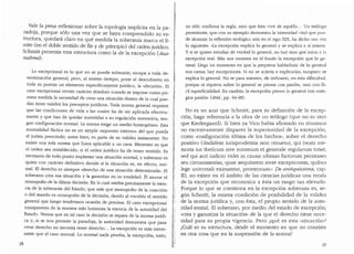 Va~e la pena re~exionar sabre la topologfa impllcita en la pa-
radoJa, porque solo una vez que se haya comprendido su es-
tructura, quedara claro en que medida la soberanfa marca el 11- !:.···
mite ~en el doble sentido de filly de principio) del orden juridico.
Schmitt presenta esta estructura como la de la excepci6n (Aus- I;
nahm~: f
28
Lo excepcional es lo que no se puede subsumir; escapa a toda de-
terminacion general, pero, al mismo tiempo, pone al descubierto en
toda su pureza un elemento especfficar:iente juridico, la ·decision". El
caso excepcional reviste caracter absoluto cuando se impone coma pri-
mera medida la necesidad de crear una situacion dentro de la cual pue-
dan tener validez las preceptos juridicos. Toda norma general requiere
que las condiciones de vida a las cuales ha de ser aplicada efectiva-
mente Y que han de quedar sometidas a su regulacion normativa, ten-
gan configuraci6n normal. La norma exige un medio homogeneo. Esta
normalidad factica no es un simple ..supuesto externo" del que pueda
el jurista prescindir; antes bien, es pa1te de su validez inmanente. No
existe una sola norma que fuera aplicable a un caos. Menester es que
el orden sea restablecido, si el orden jurfdico ha de tener sentido. Es
necesario de todo punto implantar una situacion normal, y soberano es
quien con caracter definitivo deeide si la situacion es, en efecto, nor-
mal. El derecho es siempre ·derecho de una situacion determinada... El
soberano crea esa situacion y la garantiza en su totalidad. El asume el
monopalio de la ultima decision. En lo cual estriba precisamente la esen-
cia de la soberanfa del Estado, que mas que monopolio de la coaccion
ode! mando es monopolio de la decision, dando al vocablo el sentido
general que luego tendremos ocasion de precisar. El caso excepcional
transparenta de la manera mas luminosa la esencia de la autoridad de!
Estado. Vemos que en tal caso la decision se separa de la norma juridi-
ca y, si se nos permite la paradoja, la autoridad demuestra que para
Crear derecho no necesita tener derecho... La excepci6n es mas intere-
sante que el caso normal. Lo normal nada prueba, la excepci6n, todo;
I,
~···
f"~·
'"
.:·
!,
no s6lo confirma la regla, si?-o que esta vive de aquella... Un teologo
protestante, que con su ejemplo demuestra la intensiclacl vital que pue-
de alcanzar la reflexion teol6gica aun en el sigo XLX, ha dicho una vez
lo siguiente: ..La excepcion explica lo general y se explica a si misma.
Y si se quiere estudiar de verdad lo general, no hay sino que mirar a b
excepcion real. Mas nos muestra en el fondo la excepci6n que lo ge-
neral. Llega un momenta en que la perpetua habladuria de lo general
nos cansa; hay excepciones. Si no se acierta a explicarlas, tampoco se
explica lo general. No se para mientes, de ordinario, en esta dificultacl,
porque ni siquiera sabre lo general se piensa con pasi6n, sino con fa-
cil superficialidad. En cambio, la excepci6n piensa lo general con ener-
gica pasi6n" (ibfd., pp. 44-48).
No es un azar que Schmitt, para su definici6n de la excep-
ci6n, haga referenda a la obra de un te6logo (que no es otro
que Kierkegaard). Si bien ya Vico babfa afirmado en terminos
no excesivamente dispares la superioridad de la excepci6n,
coma •configuraci6n ultima de los hechos", sobre el clerecho
positivo (..Indidem iurisprudentia non cem;etur, qui beata me-
moria ius theticum sive summum et generale regularum tenet;
sed qui acri iudicio videt in causis ultimas factorum peristases
seu circumstantias, quae aequitatem sivae exceptionem, quibus
lege universali eximantur, promereanl": De aniiquissima, cap.
II), no existe en el ambito de las ciencias juridicas una teoria
de la excepci6n que reconozca a esta un rango tan elevado.
Porque lo que se cuestiona en la excepci6n soberana es, se-
gun Schmitt, la misma condici6n de posibilidad de la validez
de la norma juridica y, con esta, el propio senticlo de la auto-
ridad estatal. El soberano, por medio del estado de excepci6n,
•Crea y garantiza la situaci6n,, de la que el derecho tiene nece-
sidad para su propia vigencia. Pero .'.que es esta "situaci6n,,?
,'.Cual es su estructura, desde el momenta en que no consiste
en otra cosa que en la suspension de la norma?
29
 
