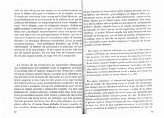 rf~!r
. , . .b~ .
tado de naturaleza, par eso m1smo, no es autent1camente eX,f!: •' consiste el n6mos de la tierra, implica s1empre una zo-
terior al n6mos, sino que lo contiene en la virtualidad de este;l~;~~ ~~~luida del derecho, que configura un ..espacio libre :r ju-
El estado de naturaleza (con certeza en la Edad Moderna, pe;~;:, ;d. mente vacio" eri que el poder soberano no conoce ya los
&'.Tl 1ca ,
ro pro~ablemente ya en el mundo de ~a. ~ofistica) es el ser-im'itHmites fijados por el n6nios como orden territorial. Esta zona,
potenc1a del derec~10, su autopresupos1c1on coma "derecho na-12·'.en la epoca clasica del ius publicum Europaeum, corresponde
tural». Par lo demas, como ha subrayado Strauss, Hobbes eraly.,, l'·N· 0 Mundo identificado con el estado de naturaleza, en
.f,..a uev , l l
perfectamente consc.iente de que el estado de naturaleza no~;~l cual todo es lkito (Locke: Jn the beginning, all wor li u:as
~ebia s_er ~onsiderado ne~es~r~arr:ente coma una epoca real,~(A_merica). El propio Schmitt asimila esta zona bey~nd the l~ze
smo mas bien como un pnnc1p10 mterno al Estado, que se re;~?·.! al estado de excepci6n, que "se basa de manera ev1dentemen-
vela en el momento en que se le considera coma «Si estuviera ,;J:'te. analoga sabre la idea de un espacio delimitado, libre Y va-
disuelto" (..ut tamquam dissoluta consideretur, id est, ut qualis:'.(, .. ntendido coma ..ambito temporal y espacial de la sus-
)
...,.c10, e
sit na:ur~ humana... recte intelligatur": Hobbes ~' P?·.79-80 . La ·[~;'pension de todo derecho":
extenondad -el derecho de naturaleza y el pnnc1p10 de con-~< .•.
servaci6n de la vida propia- es en verdad el nucleo mas fnti-;J,•/ . E' t ba no obstante delimitaclo con respecto al orden juriclico... ·c; ste es a , c ,
mo del sistema politico, del que este vive, en el mismo sent1- f ; 1
. 1t·i·empo por meclio de la proclamaci6n al principio clel es-.,, ·. norn1a . en e ,
do en que, segun Schmitt, la regla vive de la excepci6n. :J<;tado de guerra, Y al final a traves de un acto de restituci6n; en ~l es1~a-
.~ .!;; .~ cio, por una predsa indicaci6n de su ambito de valic!ez. En el mtenor
.• *'.;''.·de este ambito espacial y temporal, podla suceder toclo aquello que se
2.4. Dentro de esa perspectiva, no sorprendera demasiado_ ~t~::, ccinsiderara necesario seg(m las circunstancias. Para inclicar esta si_tua-
que Schmitt funde precisarnente sabre el fragrnento de Pinela-;~~;;; .,, 1 b' ltn s'imbolo antiguo y evidente, al que tambien se retiere.... r:· . c1on, 1a 1a L
r? su teoria sabre el ca~~cter originario d~l "n6mos de la :ierra11
'"' ; :'Montesquieu: la estatua de la libeitad 0 la de la justicia eran veladas por
sm hacer, empero, alus1on alguna a su tes1s de la soberarna cq- determinado periodo de tiempo (Schmitt 2, p. 100).
mo decision sabre el estado de excepci6n. Lo que Schmitt pre,.
tende asegurar a toda costa en este punto es la superioridad
del n611ios soberano coma acontecimiento constitutivo del de.,~
recho frente a cualquier concepci6n positivista de la ley en ter-
minos de simple posici6n y convenci6n (Gesetz). Par ello, aun
hablando de «ri6mos soberano", Schmitt debe dejar en la som~
bra la proximidaq esencial entre n6mos y estado de excepci6n.>
Una lectura mas atenta revela, sin embargo, que esta proximP
dad esta presente de forma clara. Poca mas adelante, en el ca~
pitulo sabre las Primeras lineas globales, el autor muestra c6-.'
mo, en efecto, el nexo entre localizaci6n y ordenamiento juridico?
52
.., En cuanto soberano, el n6mos esta ligado necesariam~~te
:tanto al estado de naturaleza como al estado de e:cepct~~·
Este ultimo (con su necesaria indiferenciaci6n de Bra Y Di/<,~)
hoJe es simplemente exterior, sino que, a pesar de su prec1-
sa delimitaci6n, esta implicado en el como un momento que
;·es fundamental desde cualquier punto de vista. El nex_o lo~a­
Jizaci6n-ordenamiento contiene, pues, siempre en ~=1 mtenor
la propia ruptura virtual en forma de una ..suspension de to-
do derecho". Pero lo que aparece entonces (en el punto en
que se considera la sociedad tanquam dissoluta) es, en ver-
53
 