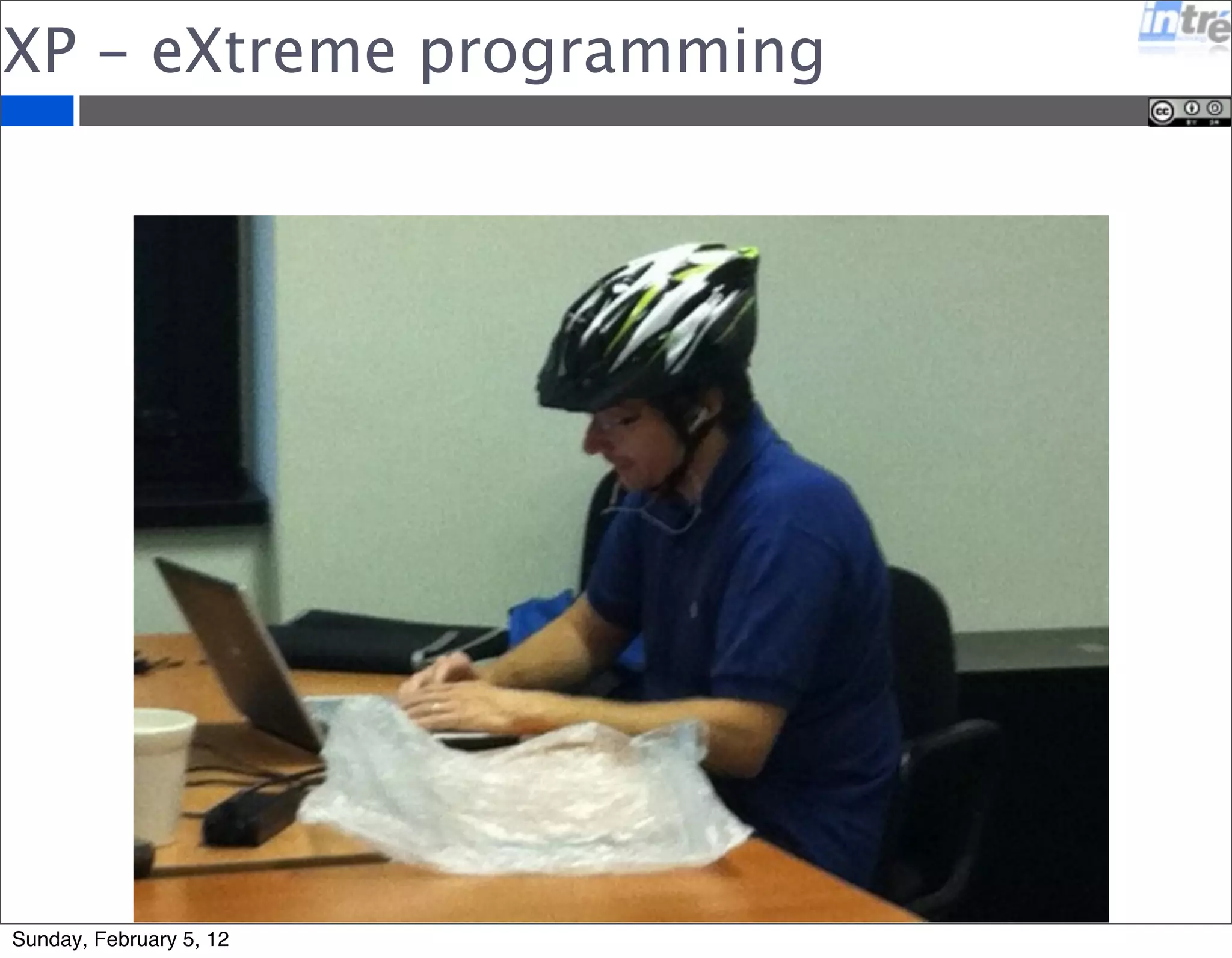 Limiti di Scrum 
•Si tende a pianificare solo lo sprint successivo. 
•Si tende ad isolare il team dal management. 
•Si tende ad applicare prima di avere software di 
qualita’ e testato in modo automatico. 
•Scrum non dice come fare le cose 
•Si pensa che i team auto-organizzati, da soli, 
possano migliorare il processo. Non basta, il 
middle-management ha un ruolo findamentale. 
•La colocation e il single project sono molto utopici. 
Sunday, February 5, 12 
 