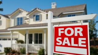 Bedrooms Bathrooms Surface (foot²) Year built Type Price ($)
3 1 860 1950 house 565,000
3 1 1012 1951 house
2 1.5 968 1976 townhouse 447,000
4 1315 1950 house 648,000
3 2 1599 1964 house
3 2 987 1951 townhouse 790,000
1 1 530 2007 condo 122,000
4 2 1574 1964 house 835,000
4 2001 house 855,000
3 2.5 1472 2005 house
4 3.5 1714 2005 townhouse
2 2 1113 1999 condo
1 769 1999 condo 315,000
 