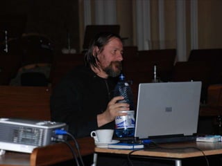 ALB-NEGRU IN COTIDIAN, 2011
