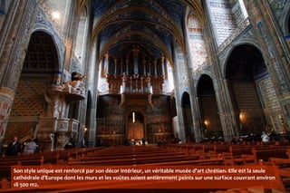 Son style unique est renforcé par son décor intérieur, un véritable musée d'art chrétien. Elle est la seule
cathédrale d’Europe dont les murs et les voûtes soient entièrement peints sur une surface couvrant environ
18 500 m2.
 