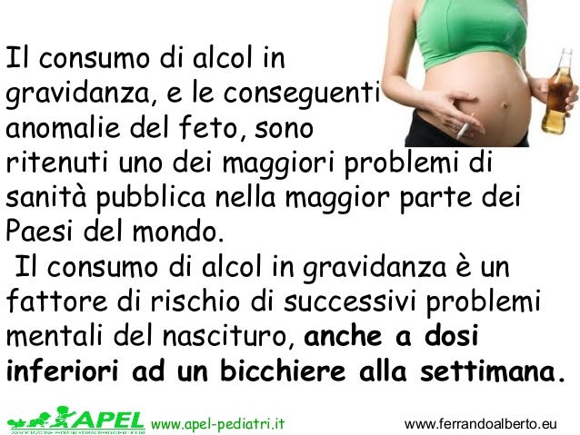 Alcolismo di donne di una fotografia