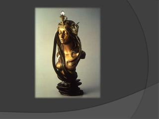 GIRL ON A ROCK 1899Bronce altura: 27 cm Mucha comenzó a trabajar en la escultura de un año o dos antes de la Exposición Internacional de 1900 y muchas de sus esculturas están directamente relacionadas con este evento