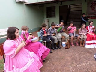 Alunos Semana Farroupilha