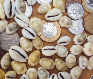 A memória do feminino no candomblé | 167
Búzios da costa
e moedas
(Foto: Lília Carla)
Feminino no candomblé_miolo final.indd 167Feminino no candomblé_miolo final.indd 167 28/9/2010 17:38:5228/9/2010 17:38:52
 