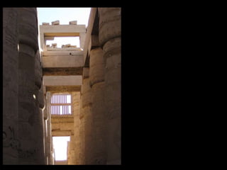 The interesting part of this picture is
the screen in the middle. It's part of
the original architecture of the
Temple and was built to allow light
and air into what would otherwise be
an oppresive place.
 