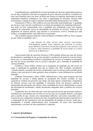 91 
Para que esse vetor seja unitário, é necessário normalizar o autovetor a 1, 
da seguinte forma: 
1 
.ˆ . 
ˆ 
1 e 
1 
e 
1 
e = 
Substituindo-se essa expressão, pelos seus respectivos valores, têm-se: 
1 
. 
1 
1 
 
1  
1,41 
 
	
 
e = 
Portanto, o primeiro autovetor normalizado será: 
, 
0,71 
 
 
1  
0,71 
e a sua norma será: 
2 2 
1 e = (− 0,71) + (0,71) = 1. 
Como pode-se observar 1 1 1 e e = t , sendo esta a primeira restrição feita por 
Morrison (1976), para que o sistema tenha solução única. 
Logo, o primeiro componente principal será: 
1 1 2 Y = 0,71Z + 0,71Z . 
O segundo componente principal é dado pela outra raiz ˆ 0,39 
2  = : 
ˆ ˆ 0. 
R − 2I e = 
2 
Substituindo-se essa equação pelas matrizes R, I, pelo segundo autovalor 
ˆ 13,38 
2  = , e pela matriz de incógnitas, obtém-se a seguinte expressão: 
0 
 
. 
0 
ˆ 
e 
ˆ 
1 0 
0 1 
0,39 
1 0,61 
0,61 1 
21 
22 
 
 
=  
	
 
 
 
	
 
 
 
 
	
 
 
−  
 
	
 
e 
ˆ 
Multiplicando-se o autovalor 2 
à matriz I e subtraindo da matriz R, obtém-se 
as seguintes matrizes: 
0 
 
. 
0 
ˆ 
e 
ˆ 
1 0,39 0,61 
0,61 1 0,39 
21 
22 
 
 
=  
	
 
 
 
	
 
 
 
 
	
 
− 
− 
e 
Multiplicando-se essas matrizes encontra-se o seguinte sistema: 
0,61ˆ 0,61ˆ 0 
   
+ = 
e e 
21 22 
e e 
+ = 
0,61ˆ 0,61ˆ 0 
21 22 
. 
Fazendo-se o procedimento análogo ao anterior, tem-se: 
	
 
e = 
 