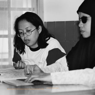 Eka Rosmitalia, Graduate student at Padjadjaran University, 2003 Intake, during regional social activity in Bandung. Eka Rosmitalia, mahasiswa program
Magister Manajemen di Universitas Padjadjaran, tahun program 2003 pada acara sosial regional di Bandung.
 