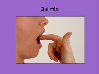 Síntomas   Esta patología se caracteriza por una pérdida significativa de peso  provocada por el enfermo y por una percepción errónea del cuerpo. En  Consecuencia, los problemas endocrinos se hacen evidentes en un  espacio de tiempo relativamente corto. Los principales síntomas que  determinan la aparición de la enfermedad son los siguientes: · Rechazo a mantener el peso corporal por encima del mínimo adecuado  para la edad y talla del enfermo. · Miedo al aumento de peso o a la obesidad incluso cuando el peso se  encuentra por debajo de lo recomendable. · Percepción distorsionada del cuerpo, su peso y proporciones. · Ausencia de tres ciclos menstruales consecutivos en las  mujeres (amenorrea). Los anoréxicos pueden experimentar una serie de  síntomas muy variados: estreñimiento, amerronea, dolor abdominal,etc. Pero es la familia la que detecta los síntomas que dan la voz de alarma: ·Preocupación excesiva por la composición calórica de los alimentos.  ·Constante sensación de frío ·Reducción progresiva de los alimentos. ·Obsesión por la imagen, la báscula, los estudios y el deporte. ·Trastornos emocionales o de la personalidad. ·Depresión. 