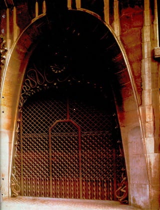 Anton gaudi compress