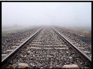 SÍMBOLO Y SYMBALON

    Signo en tanto huella que comunica y genera un pensamiento

                               deviene en



            UNA HUELLA QUE NO SÓLO GENERA UN
                      PENSAMIENTO,
           SINO QUE REVELA UN MUNDO COMPLEJO...
             a la vez CONVERGENTE Y DIVERGENTE,
        QUE DESDE LOS SOCIOGENÉTICO (socio cultural)
                  Y ONTOGENÉTICO ( individual)
         TOCA   LO FILOGENÉTICO ( relativo a la especie)

            este signo complejo y revelador va a ser entendido como


                             UN SÍMBOLO
 