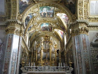 ALGUMAS DIFERENÇASNATIVOS DIGITAISMulti-tarefasNavegam bemHackeam o básicoSocialmente abertosExigem autenticidadeSubvertem hierarquia Aparelhos MultiTwitta, bloga, ruleiaIMIGRANTES DIGITAISLinear e sequencialPreferem o físicoParalisia ConservadoresComplacentesRespeitamAparelhos UniO que é isso?