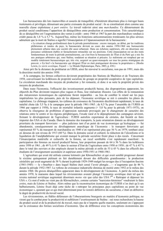 Les bureaucrates dès lors inamovibles et assurés de tranquillité, n'hésitèrent désormais plus à s'arroger hauts
traitements et privilèges, détournant une partie croissante du produit social : ils se constituèrent alors comme une
nouvelle classe exploiteuse à part entière. Le travail redevint ainsi une marchandise. Ce détournement du
produit social conditionna l’apparition de déséquilibres entre production et consommation. Très caractéristique
de ce déséquilibre est l’augmentation des ventes à crédit : entre 1960 et 1967 la part des marchandises vendues à
crédit passa de 1,8 % à 5,7 %. Aujourd’hui, même les historiens anticommunistes trotskisants les plus sérieux
admettent que la mort de Staline a signifié l’émancipation et l’épanouissement de la bureaucratie :
« La situation change profondément dans la période poststalinienne : encore marquée, au début, par les traditions
plébéiennes et rurales du pays, la bureaucratie devient au cours des années 1950-1960 une bureaucratie
pleinement urbaine dans une société elle aussi urbanisée. Dans ses échelons supérieurs, elle est désormais une
puissance solidement établie et farouchement retranchée sur ses positions. Cette émancipation est un des traits
fondamentaux de toute la période poststalinienne, car c'est bien la bureaucratie de l'État et du Parti qui a mis fin
aux pratiques arbitraires qui, sous Staline, rendaient sa situation si précaire. Le stalinisme est remplacé par un
modèle totalement bureaucratique qui, très vite, acquiert un quasi-monopole sur tous les postes stratégiques du
pouvoir. » En bref « la bureaucratie qui dirigeait l'État en était pratiquement devenue la propriétaire ». (Moshe
Lewin, Le siècle soviétique, Fayard — Le Monde Diplomatique, Paris, 2003, p. 430.)
Ainsi prit fin la dictature du prolétariat en URSS, ainsi fut renversé le socialisme, non pas en 1991, mais dès
la deuxième moitié des années 1950.
A la campagne, les fermes collectives devinrent propriétaires des Stations de Machines et de Tracteurs dès
1958, convertissant les kolkhozes de propriété socialiste de groupe en propriété coopérative de type capitaliste.
La circulation marchande des moyens de production y fut restaurée, et donc à sa suite la propriété privée des
moyens de production.
Dans toute l'économie, l'efficacité des investissement productifs baissa, des disproportions apparurent, les
objectifs du Plan devinrent toujours plus vagues et flous, leur réalisation illusoire. Les effets de la restauration
des mécanismes économiques du capitalisme furent imparables : au lieu de combler le retard sur les pays
impérialistes les plus puissants, puis de les dépasser, l'économie soviétique se mit à connaître les plaies du
capitalisme. Le chômage réapparut, les rythmes de croissance de l'économie décélérèrent rapidement, le taux de
natalité chuta (de 5,5 ‰ à la campagne pour la période 1961-1965 ; de 8,5 ‰ pour l’ensemble de l’URSS en
1966 par rapport à 1950), le taux de mortalité infantile augmenta (+ 5,0 ‰ pour la période 1971-1975), on
observa la résurgence de problèmes d’oppression nationale provoqués par le changement de caractère des
relations entre le centre et les régions périphériques, l'exode rural et le dépeuplement des campagnes sévirent,
freinant le développement de l'agriculture : l'URSS autrefois exportateur de céréales, dut bientôt en faire
importer des USA et du Canada. Dans le domaine des transports, la juste orientation donnée au développement
prioritaire du transport ferroviaire — plus judicieux tant d’un point de vue économique qu’écologique — fut
abandonnée, conséquemment au développement anarchique de l’économie : le transport ferroviaire qui
représentait 85 % du transport de marchandise en 1940 n’en représentait plus que 56 % en 1979, tombant ainsi
en dessous de son niveau de 1913 (60 %). Dans le domaine social et culturel, la réduction de l’alcoolisme et la
liquidation de l’analphabétisme qui avaient marqué la période socialiste firent place à des reculs. Concernant
l’émancipation matérielle et culturelle de la femme, un recul semblable s’est rapidement manifesté : la
participation des femmes au travail productif baissa, leur proportion passant de 64 à 56 % dans les kolkhozes
entre 1950 et 1961 ; de 49 % à 41 % dans le secteur d’Etat de l’agriculture entre 1950 et 1958 ; de 47 % à 45 %
dans le total des ouvriers et des employés durant la même période et enfin de 53 à 45 % dans les effectifs des
étudiants de l’enseignement secondaire et supérieur entre 1950-1951 et 1960-1961.
L’agriculture qui avait été utilisée comme leitmotiv par Khrouchtchev et qui avait semblé progresser durant
le sixième quinquennat piétinait en fait durablement devant des difficultés grandissantes : la production
céréalière qui avait augmenté de 58 % durant la période 1929-1949 malgré les ravages dus à l'occupation fasciste
(1941-1945) — le « bourbier » dans lequel Staline était censé l’avoir plongée…— n’augmenta que de 46 %
durant la période 1952-1987. Le rythme de croissance industrielle diminua de moitié entre 1952 et le milieu des
années 1960. De graves déséquilibres apparurent dans le développement de l’économie. A partir du milieu des
années 1970, le marasme dans lequel les révisionnistes avaient plongé l’économie soviétique était tel que le
revenu national soviétique augmentait désormais moins vite que celui des USA !19
« Rattraper et dépasser les
USA ». Ce mot d’ordre ne vient pas de Khrouchtchev, comme certains "marxistes-léninistes" voudraient le faire
croire, mais de Lénine et Staline. Alors même que la reconstruction économique de l’URSS n’en était qu’à ses
balbutiements, Lénine fixait déjà cette tâche de « rattraper les principaux pays capitalistes au point de vue
économique », ajoutant que ce qui était déterminant pour la victoire définitive du socialisme, c’était en définitive
le degré de productivité du travail social.
Les révisionnistes, en fidèles défenseurs de l’obscurantisme bourgeois en matière d’économie politique, ne
virent que le combat pour la productivité et oublièrent l’avertissement de Staline : oui nous recherchons la hausse
du produit social et de la productivité du travail, mais pas de n’importe quelle manière, seulement en s’appuyant
sur la croissance des formes socialistes d’économie. Que de différence avec les conceptions économistes des
 