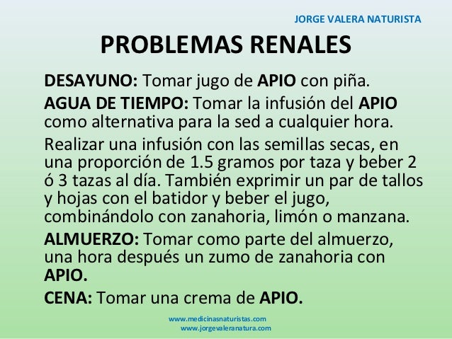 La pera para la ciruela de la gasolina por las manos