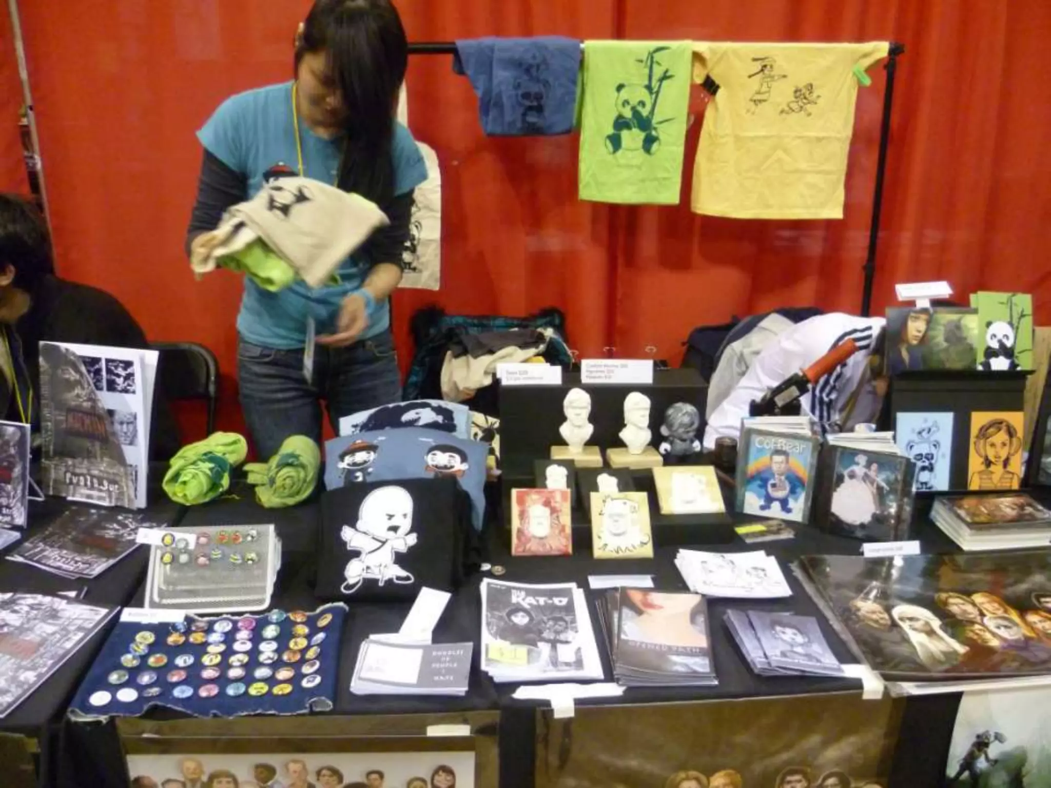 Appealing artist table setups