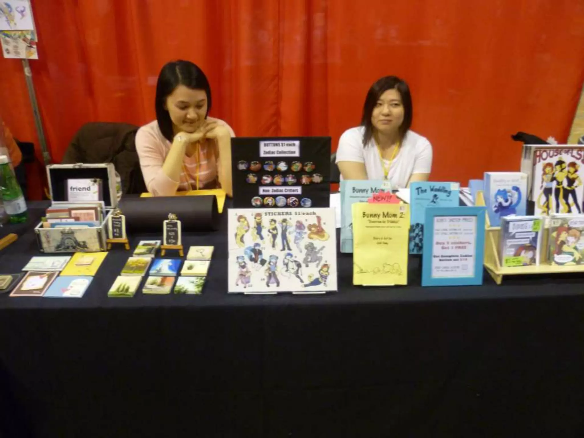 Appealing artist table setups