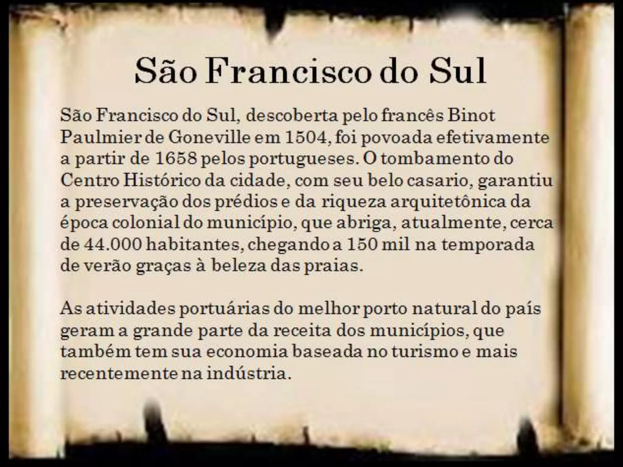 CASARÃO HISTÓRICO A VENDA NA ILHA DE SÃO FRANCISCO DO SUL-SC