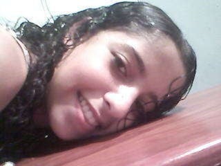 Sempre Vou Te Amar!  Como vou te dizer, que agora você faz parte da minha vida...Que em cada pensamento meu, a tua imagem ocupa um espaço.Que em cada suspiro meu, teu cheiro me alcança!Que em cada sonho meu, teu abraço me envolve...Como vou imaginar a vida sem você... Se minha alma caminha no espaço do teu mundo!Se meu corpo quer a paz do teu beijo na minha pele...E nossos olhares já se encontraram num só!E descobrimos que nosso caminho é o mesmo... Que nossas mãos se unem em harmonia... E nossos pensamentos se tocam no ar... E nossos corpos se encaixam no amar... Como, minha vida... Como posso deixar de te amar? Não tem como! Já não posso! Te preciso... Te quero ao meu lado... O tempo todo! Não, minha amada... Não desisto, nunca é tarde! Já não posso te deixar... Pois sempre vou te amar!!! 