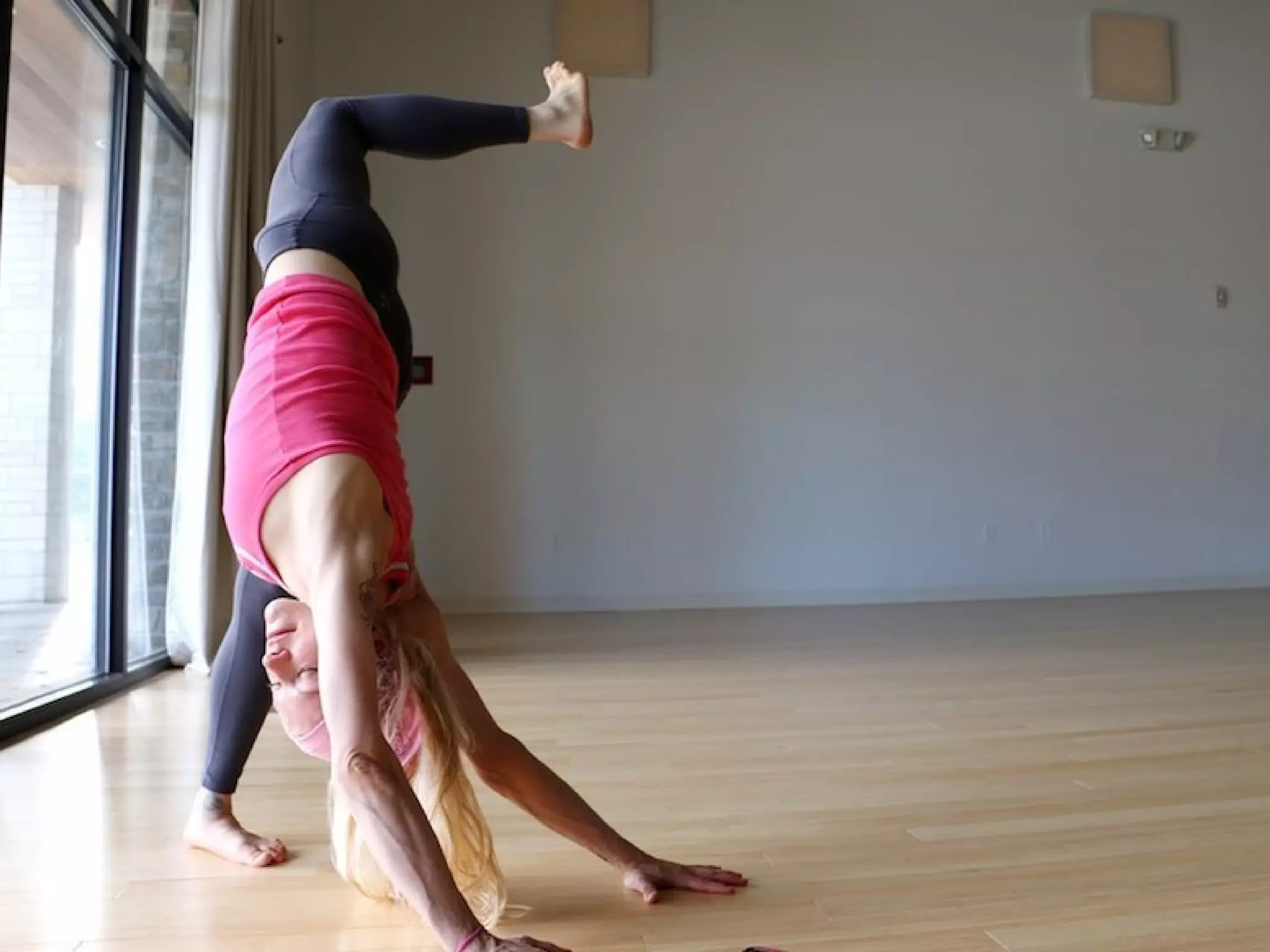 Sequência de yoga que vai abrir seu coração.