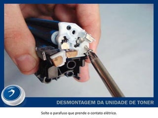 Solte o parafuso que prende o contato elétrico.
 